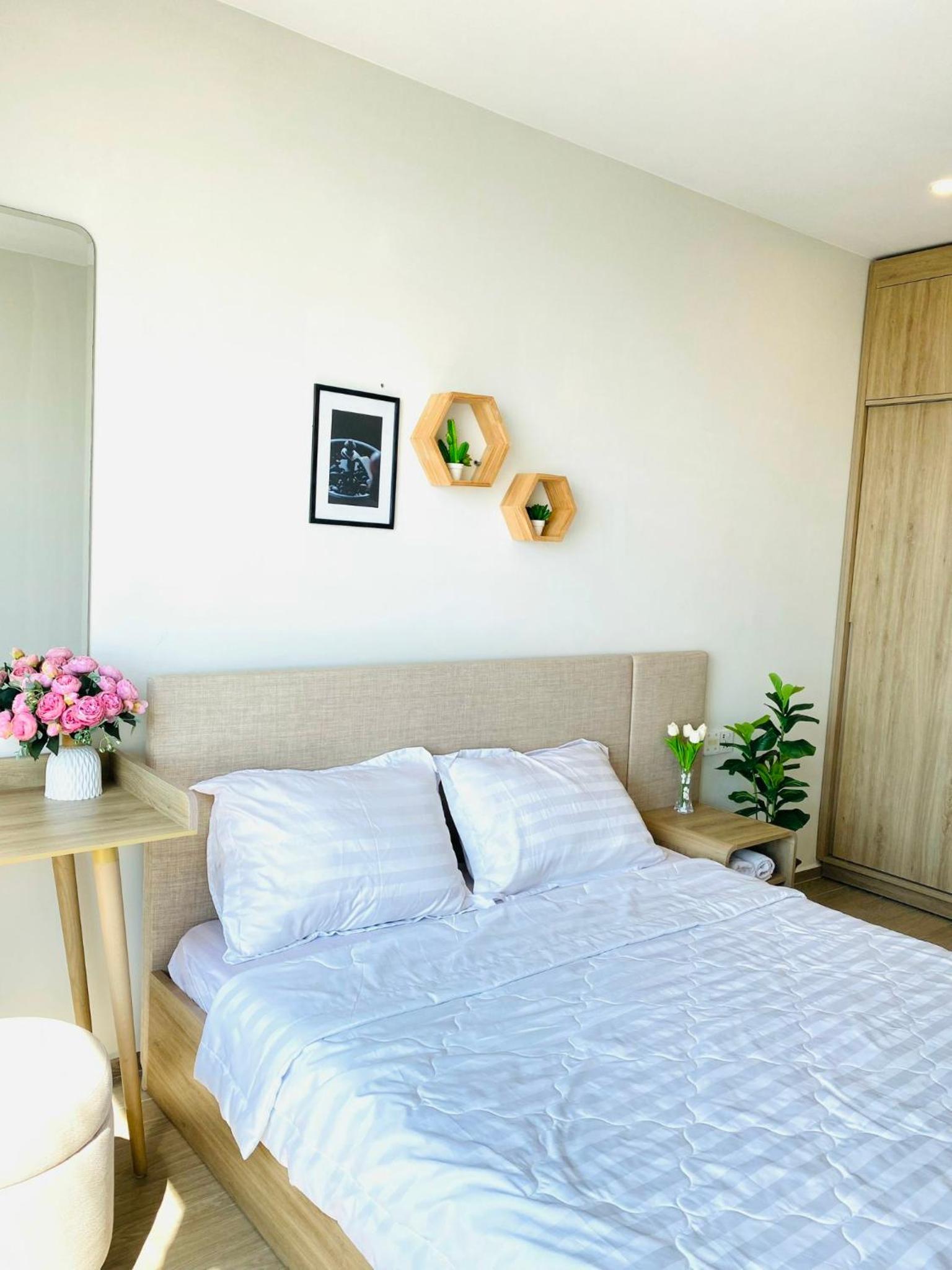 Three-Bedroom Apartment - Photo 24