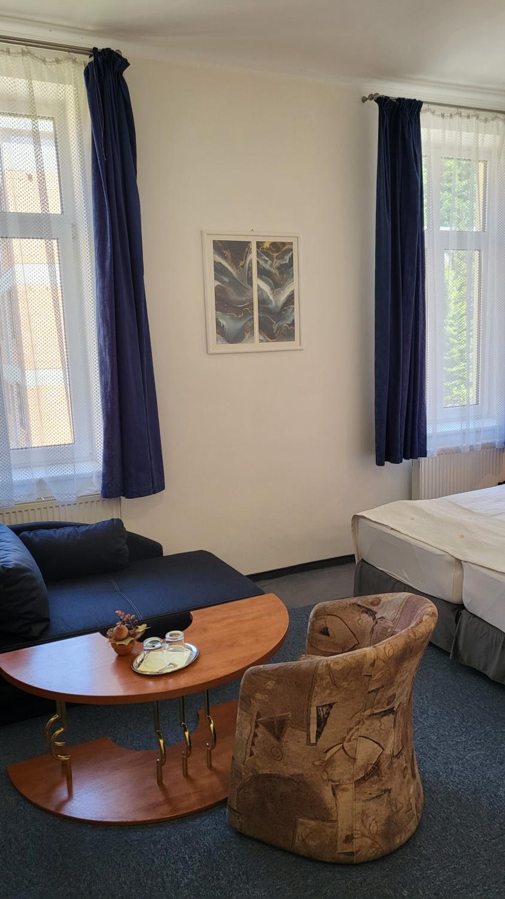 Double Room with Extra Bed photo 2