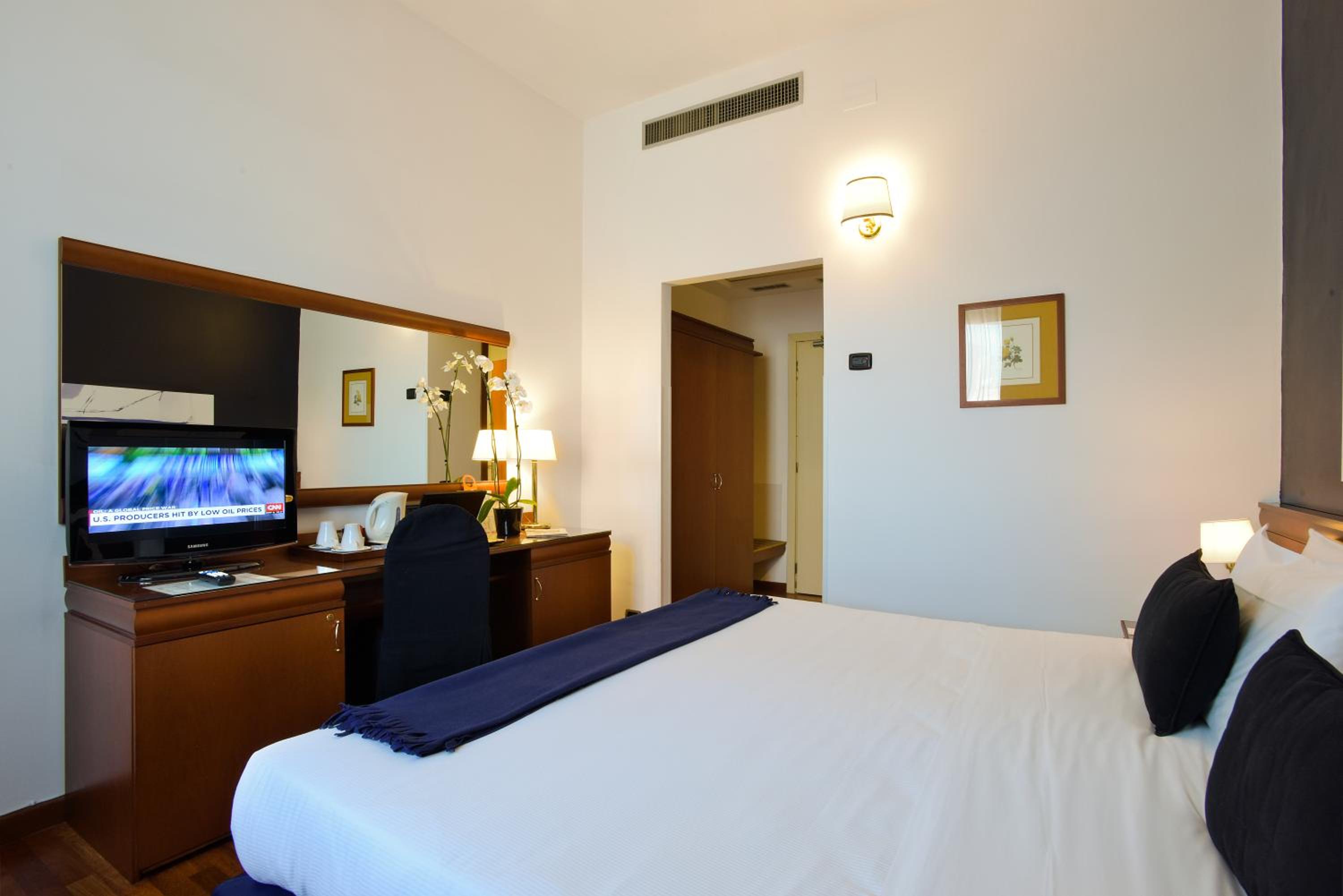 Classic Double Room (1 Adult) photo 3