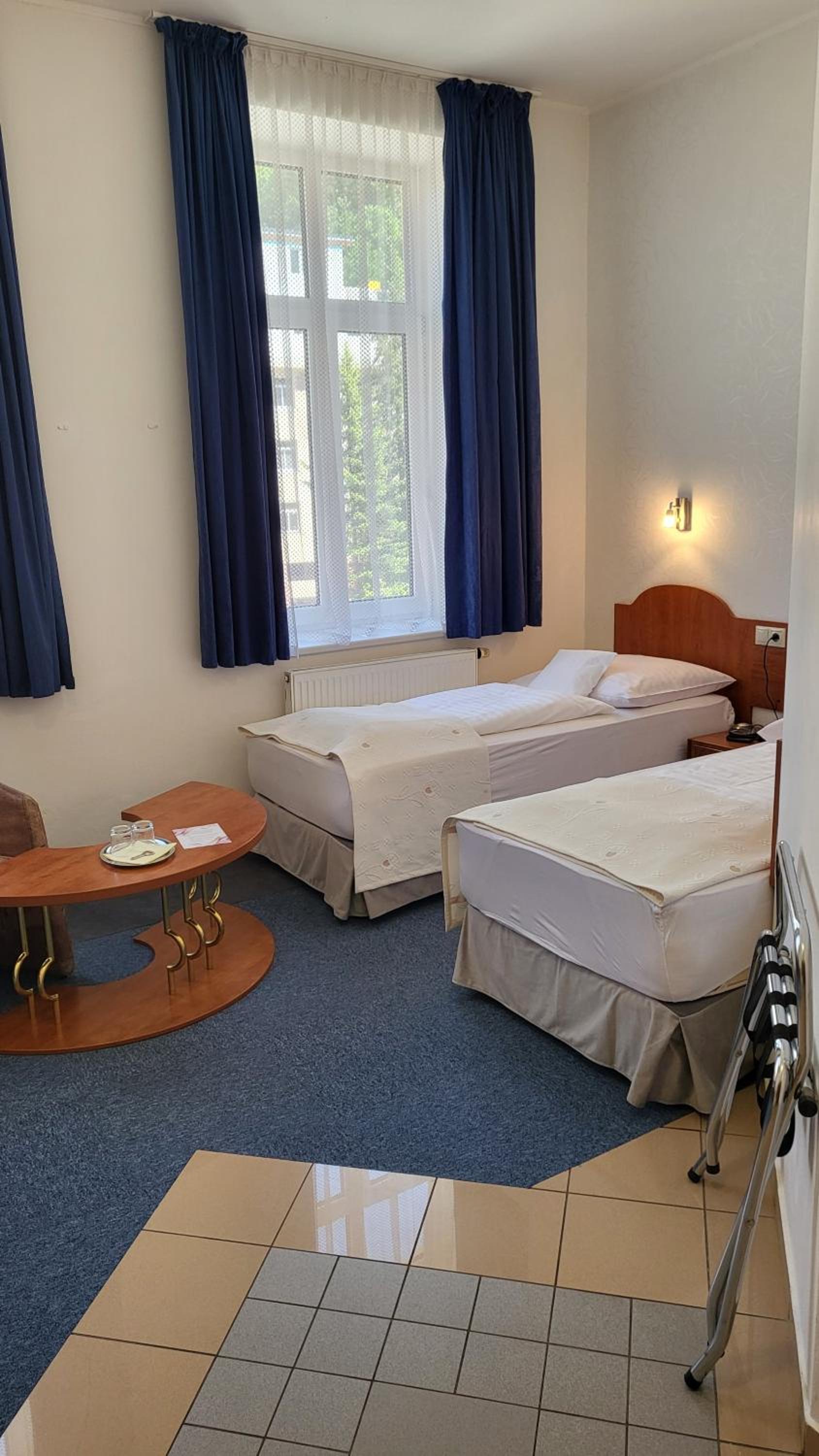 Standard Twin Room photo 2