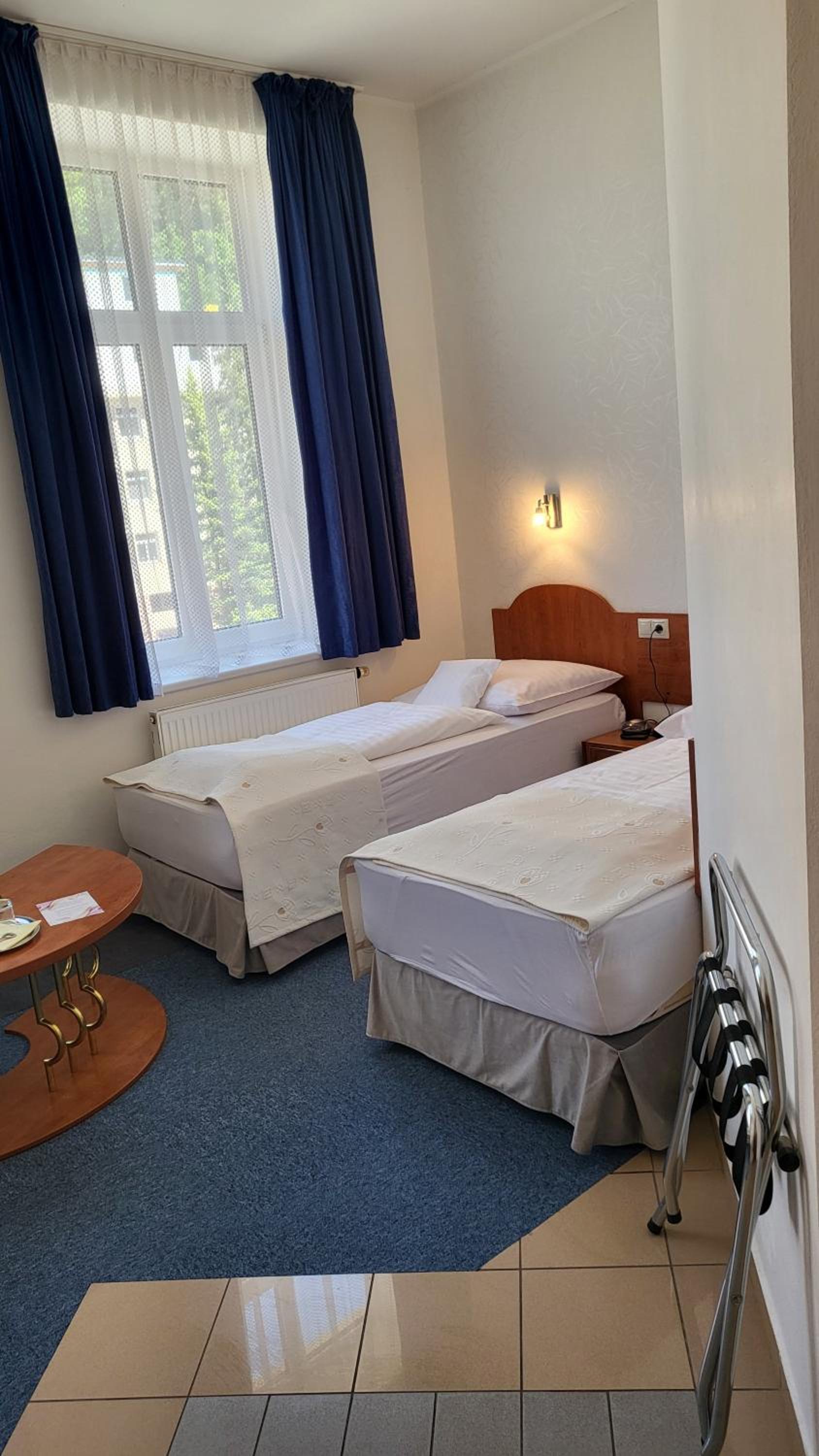 Standard Twin Room photo 3