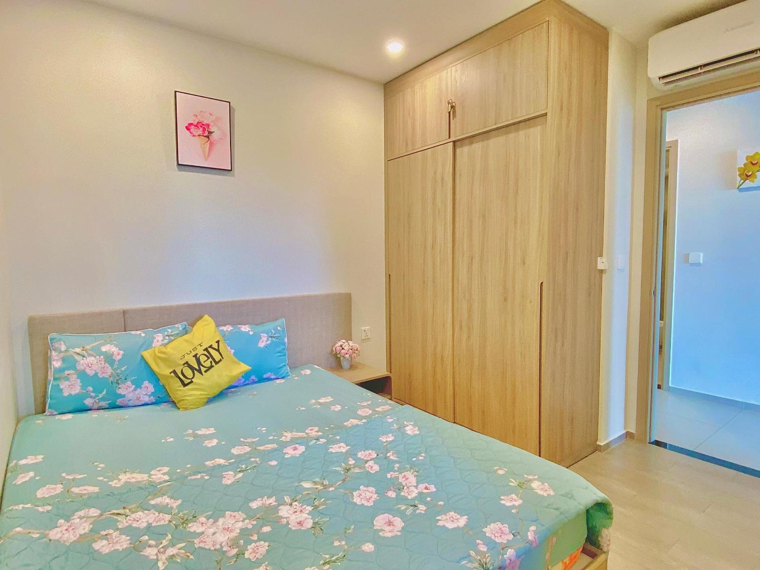 Three-Bedroom Apartment - Photo 28