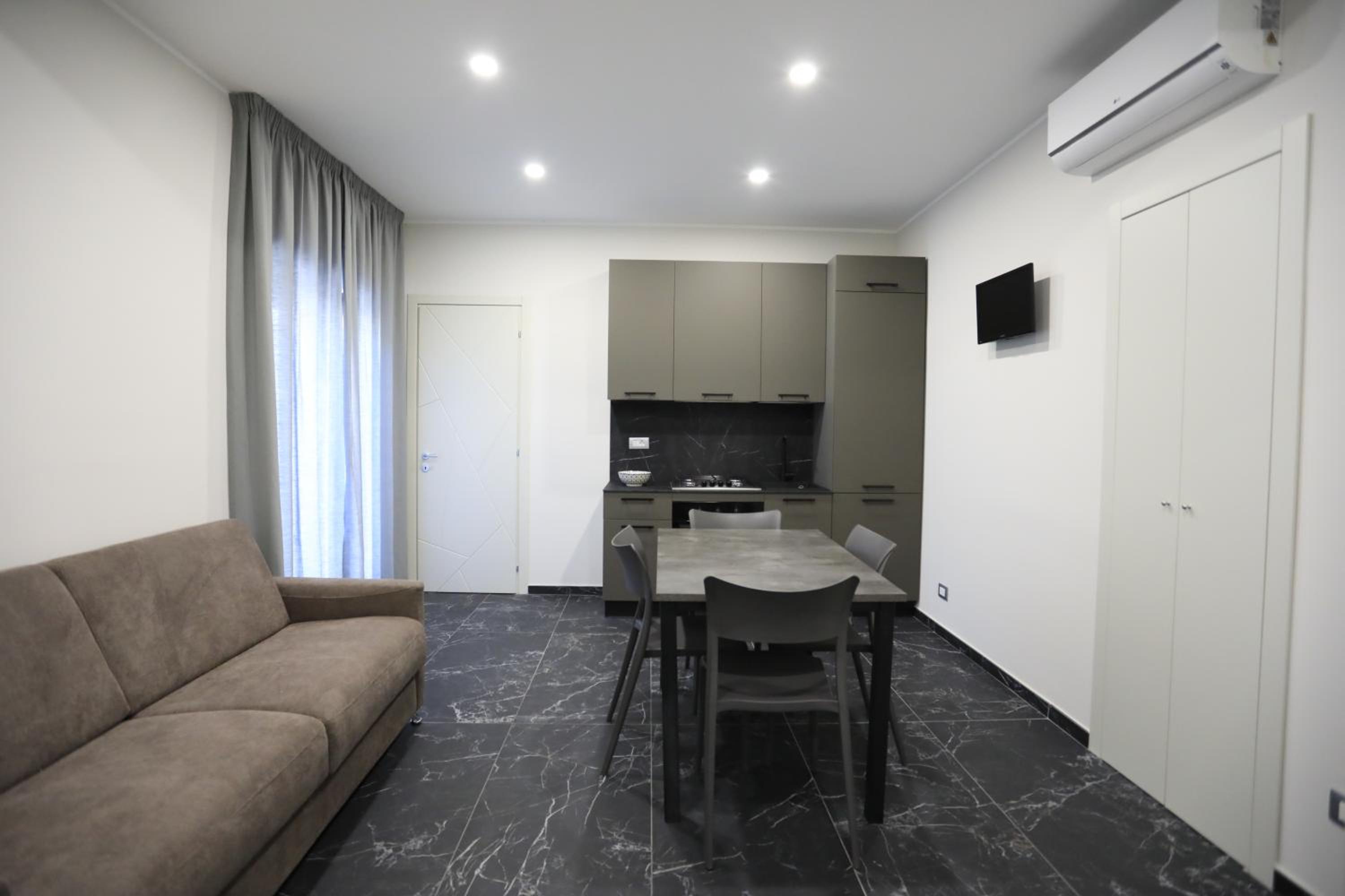 Apartment - Photo 12