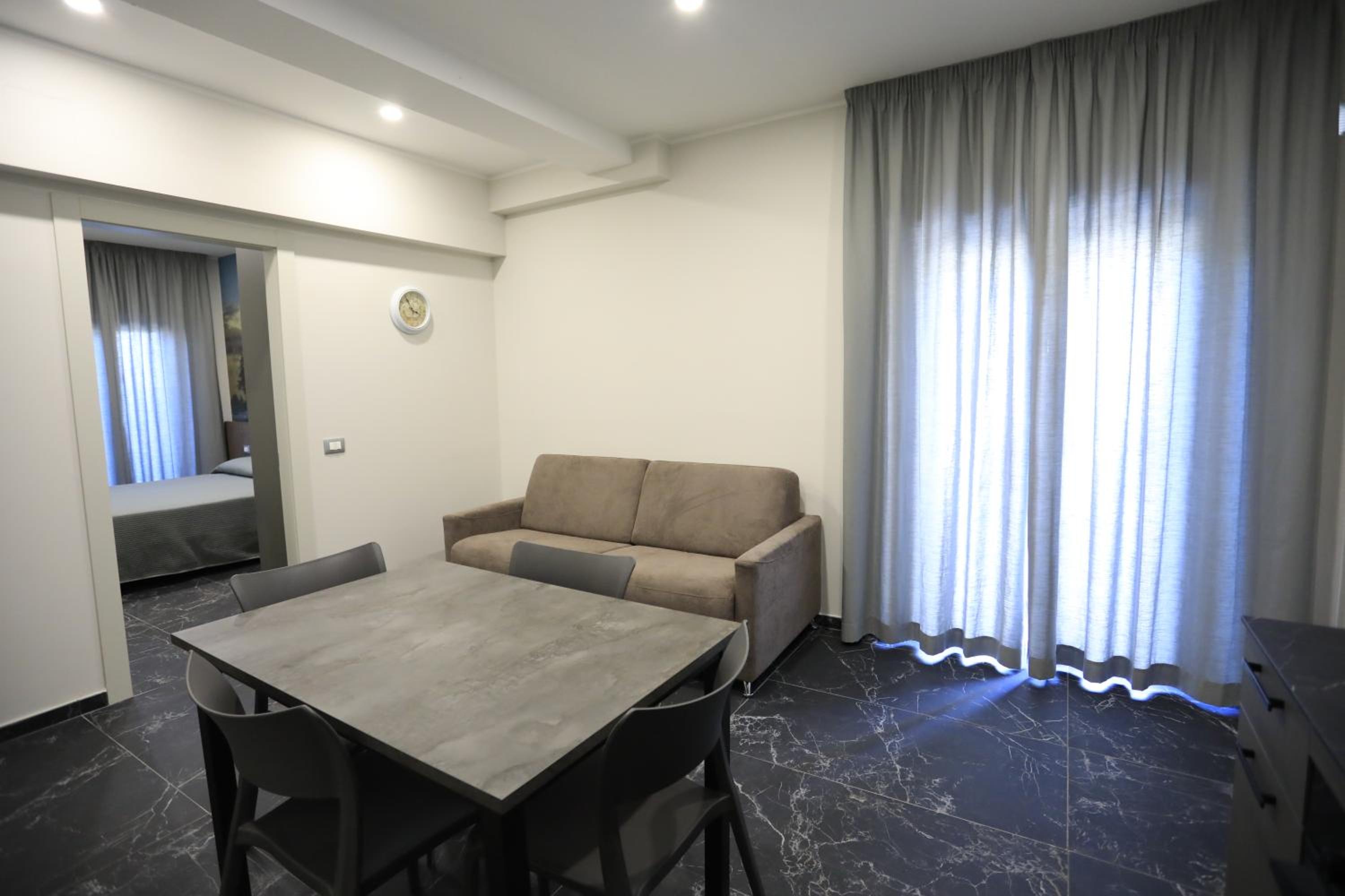 Apartment - Photo 11