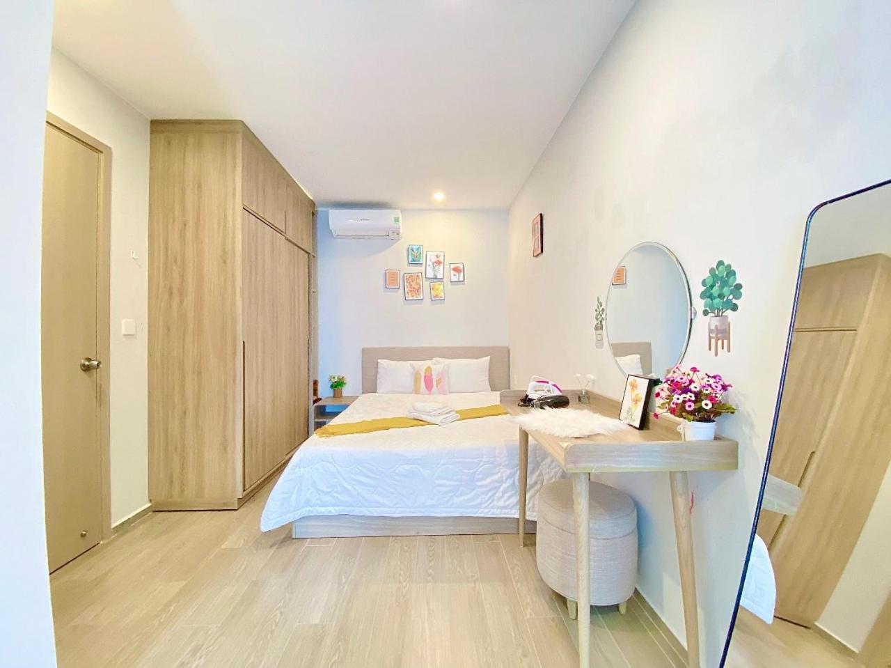 One-Bedroom Apartment - Photo 3