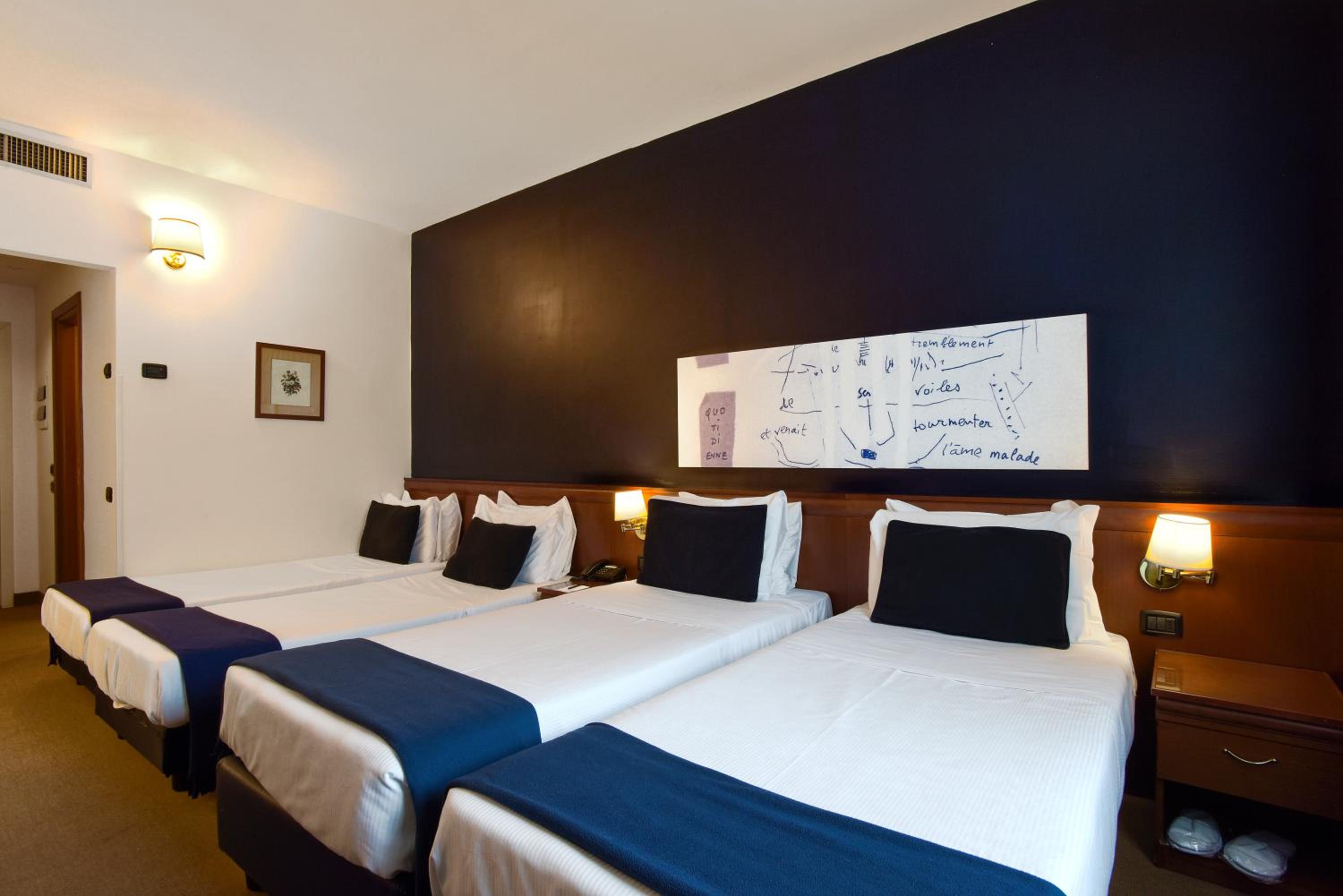 Classic Quadruple Room photo 2