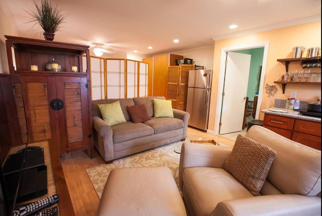 One-Bedroom House photo 1