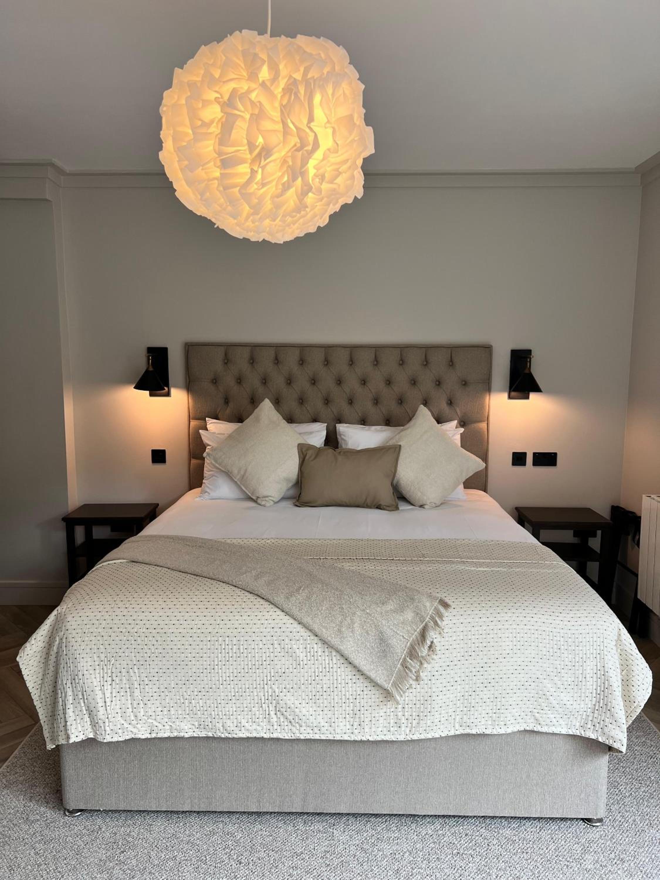Deluxe King Room photo 2