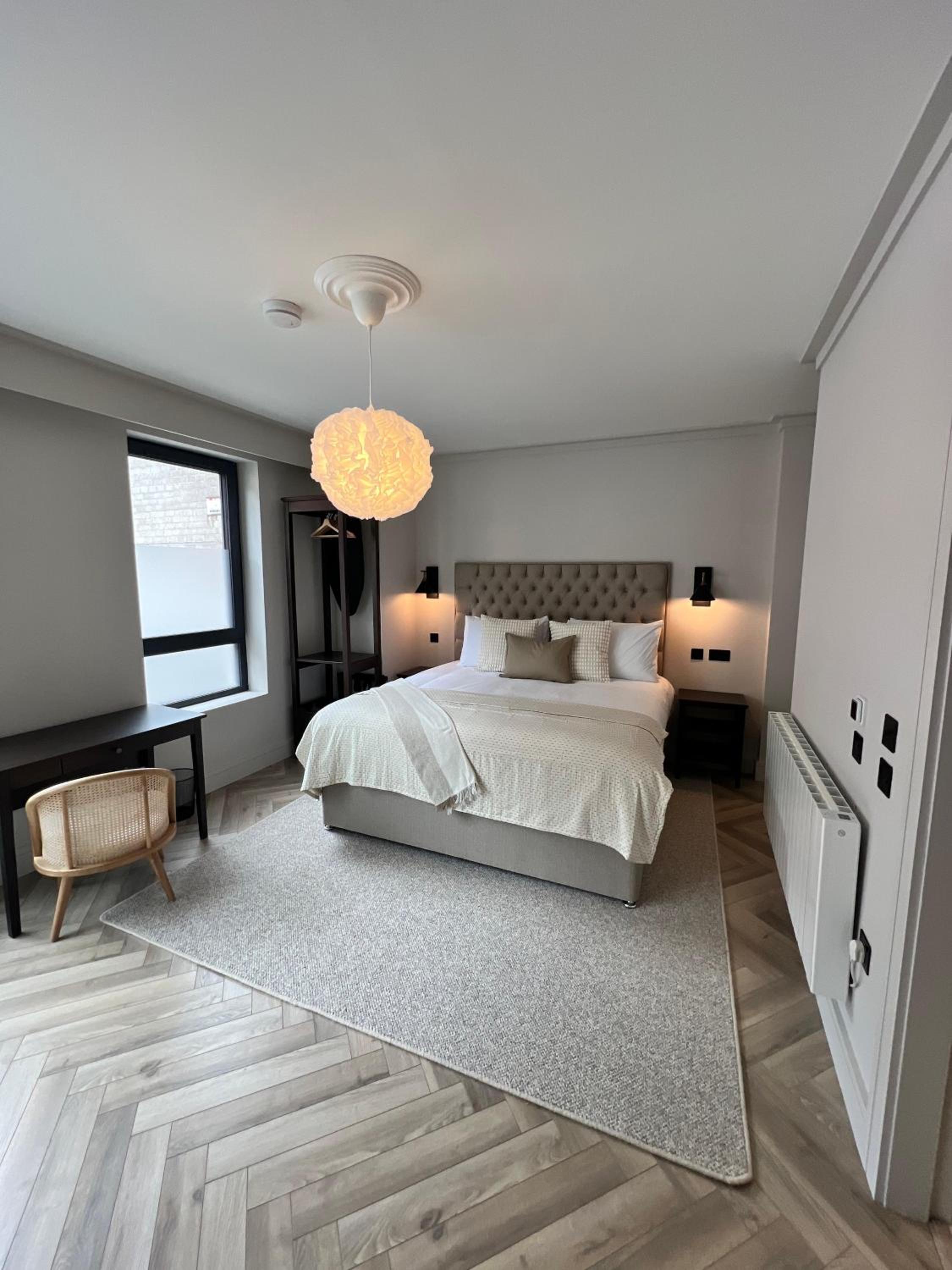 Deluxe King Room photo 1