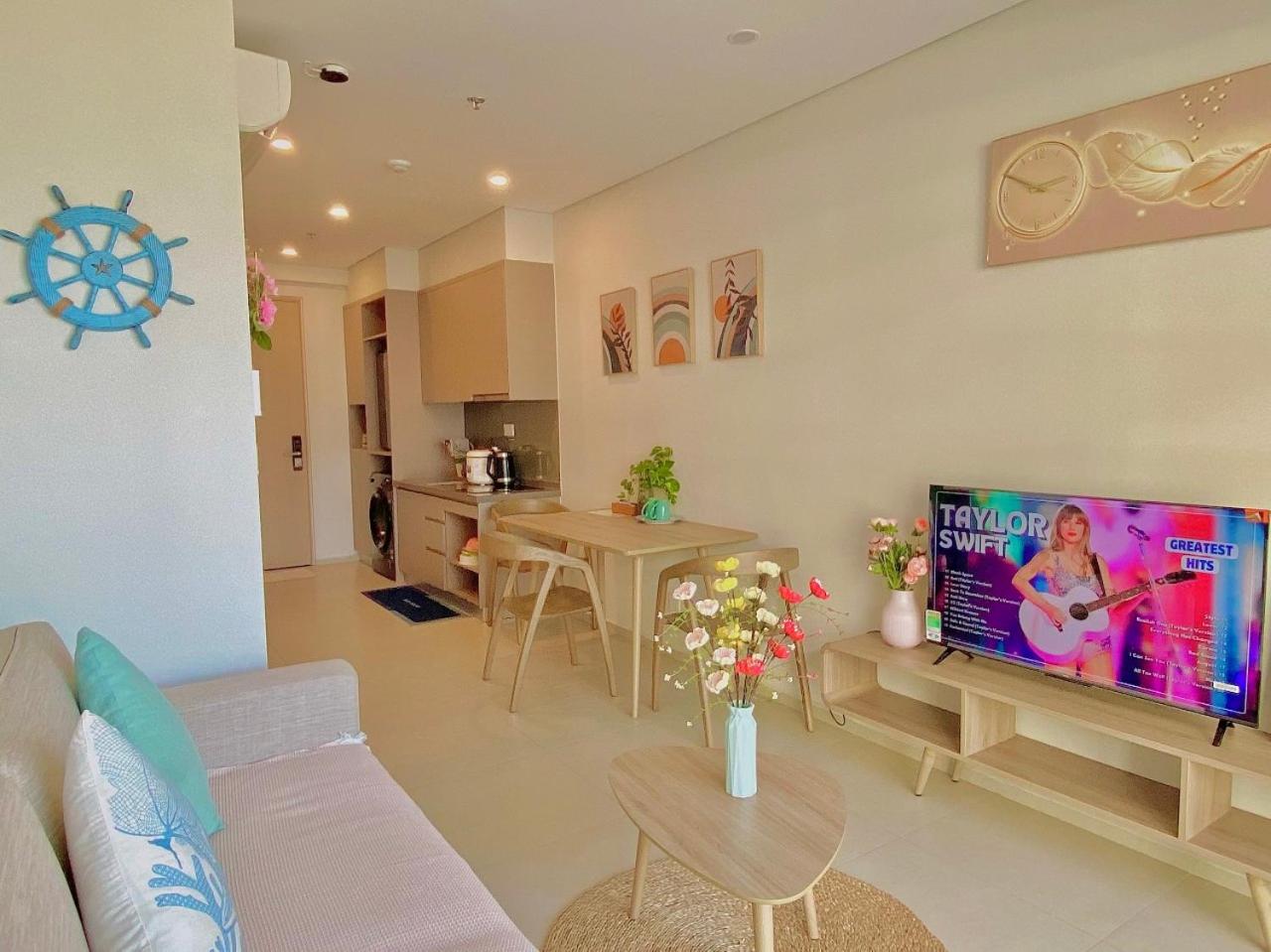 One-Bedroom Apartment - Photo 32