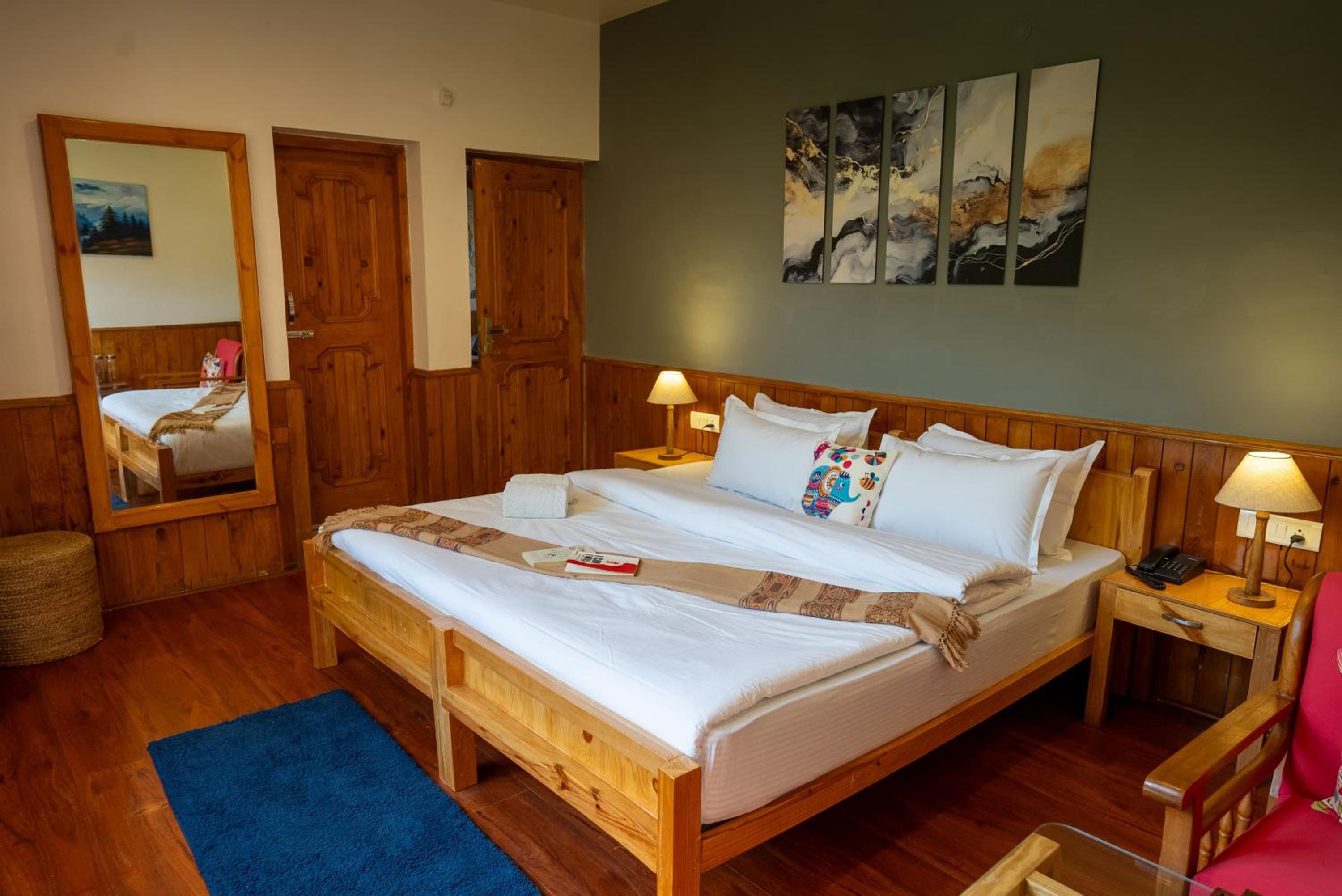 Superior Chalet - Photo 1