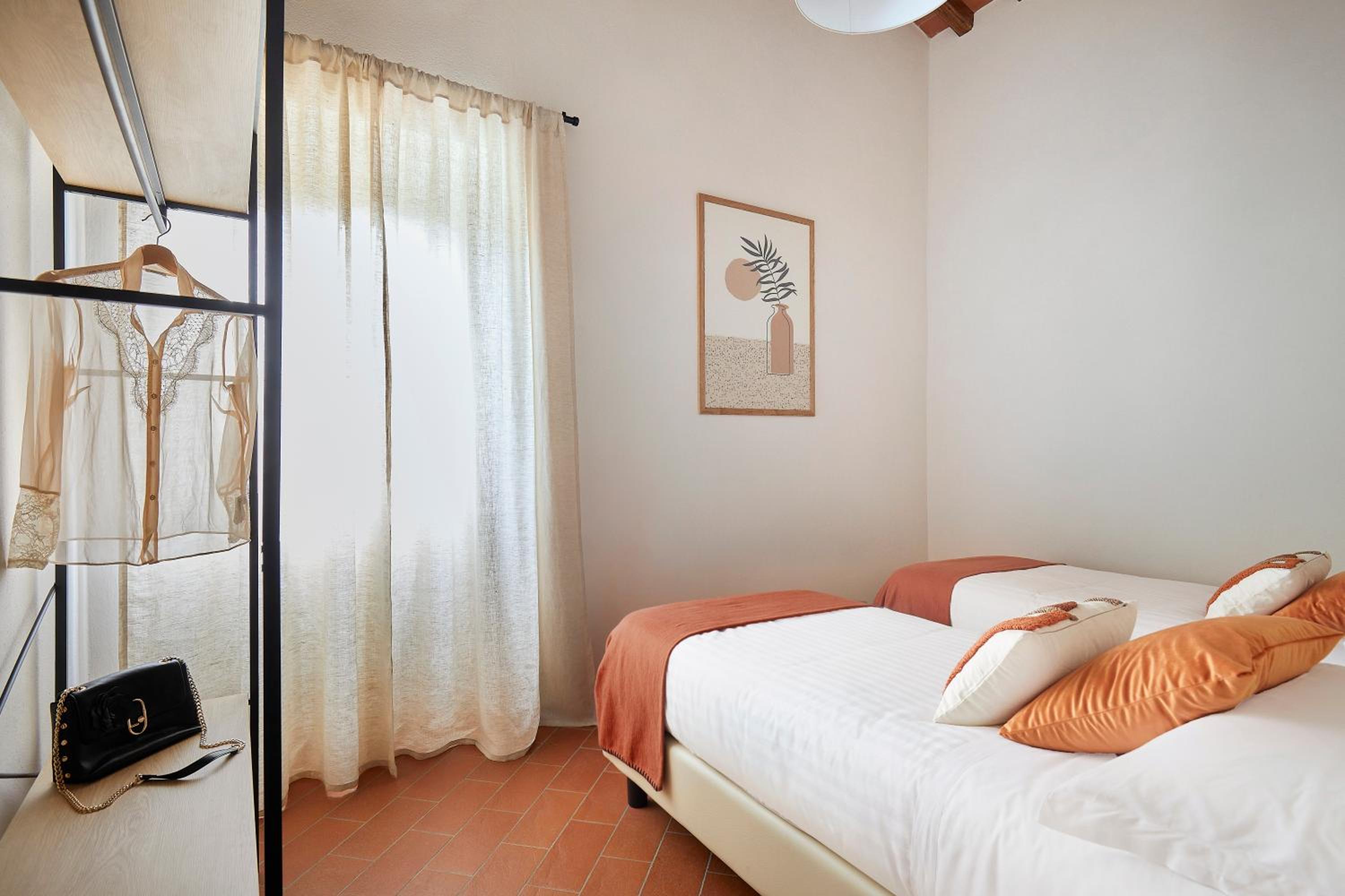 Twin Room with Private External Bathroom photo 2