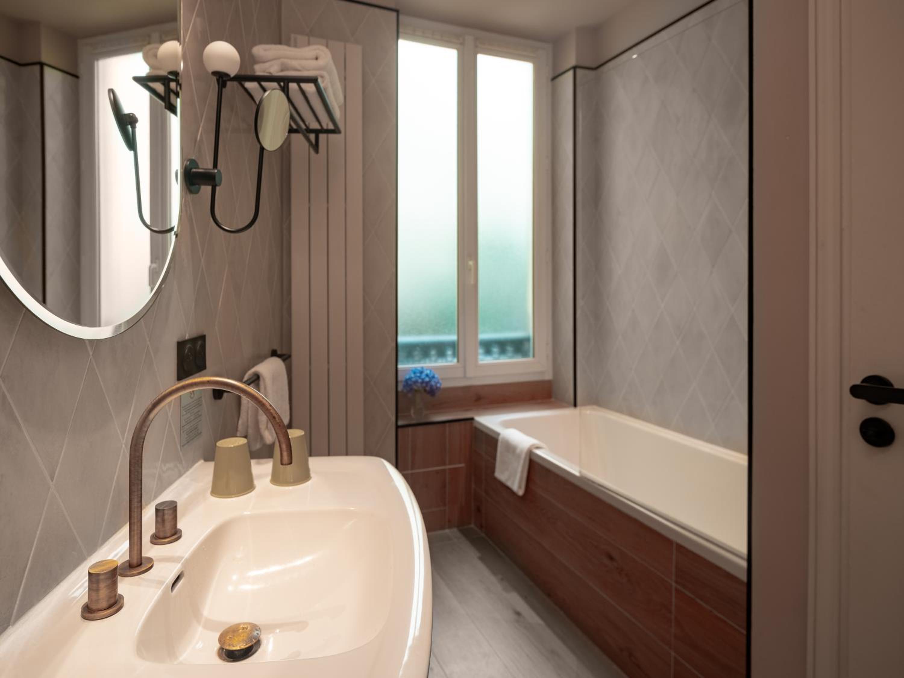 Prestige Twin Room - Photo 2