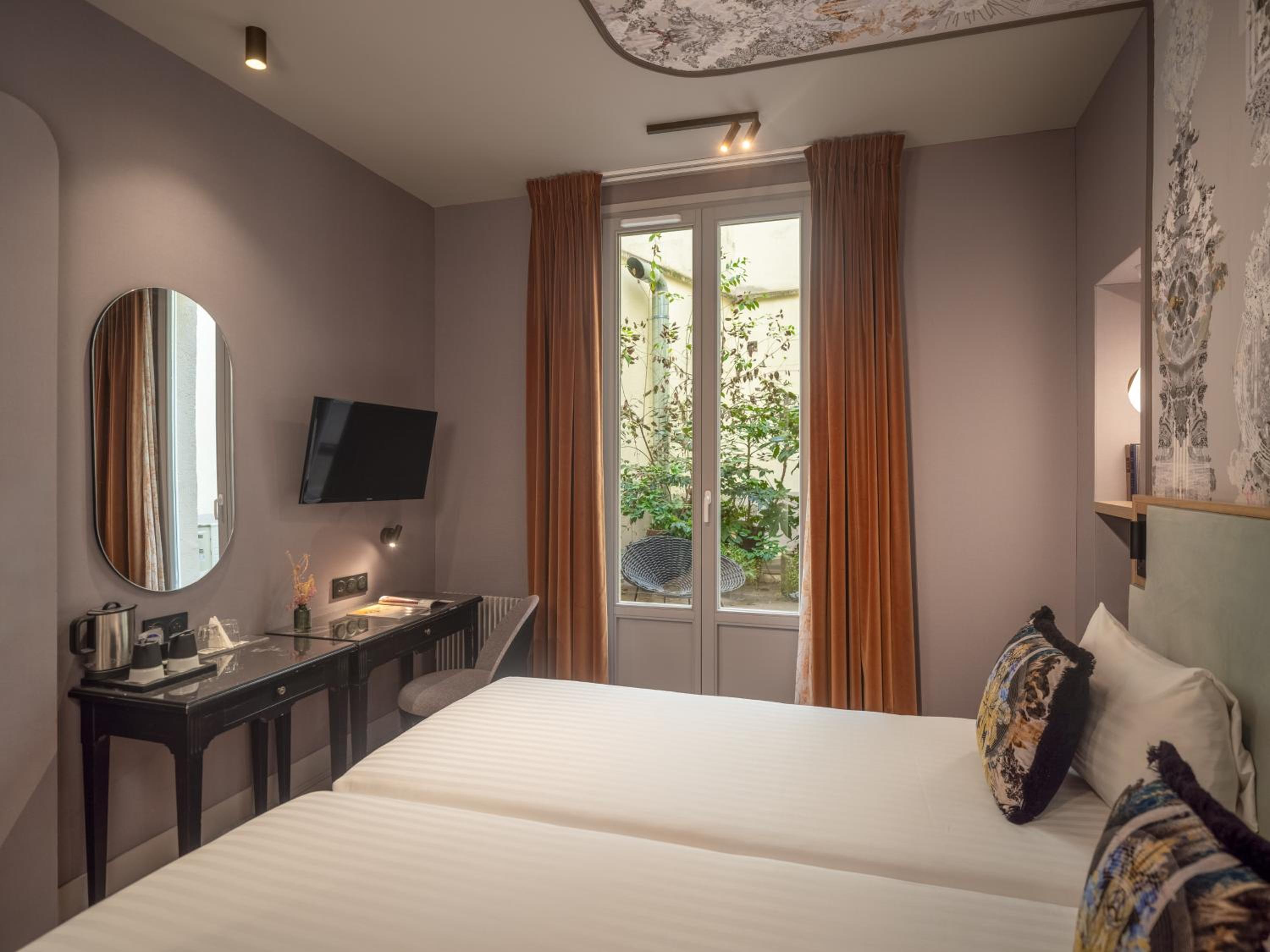 Prestige Twin Room - Photo 3