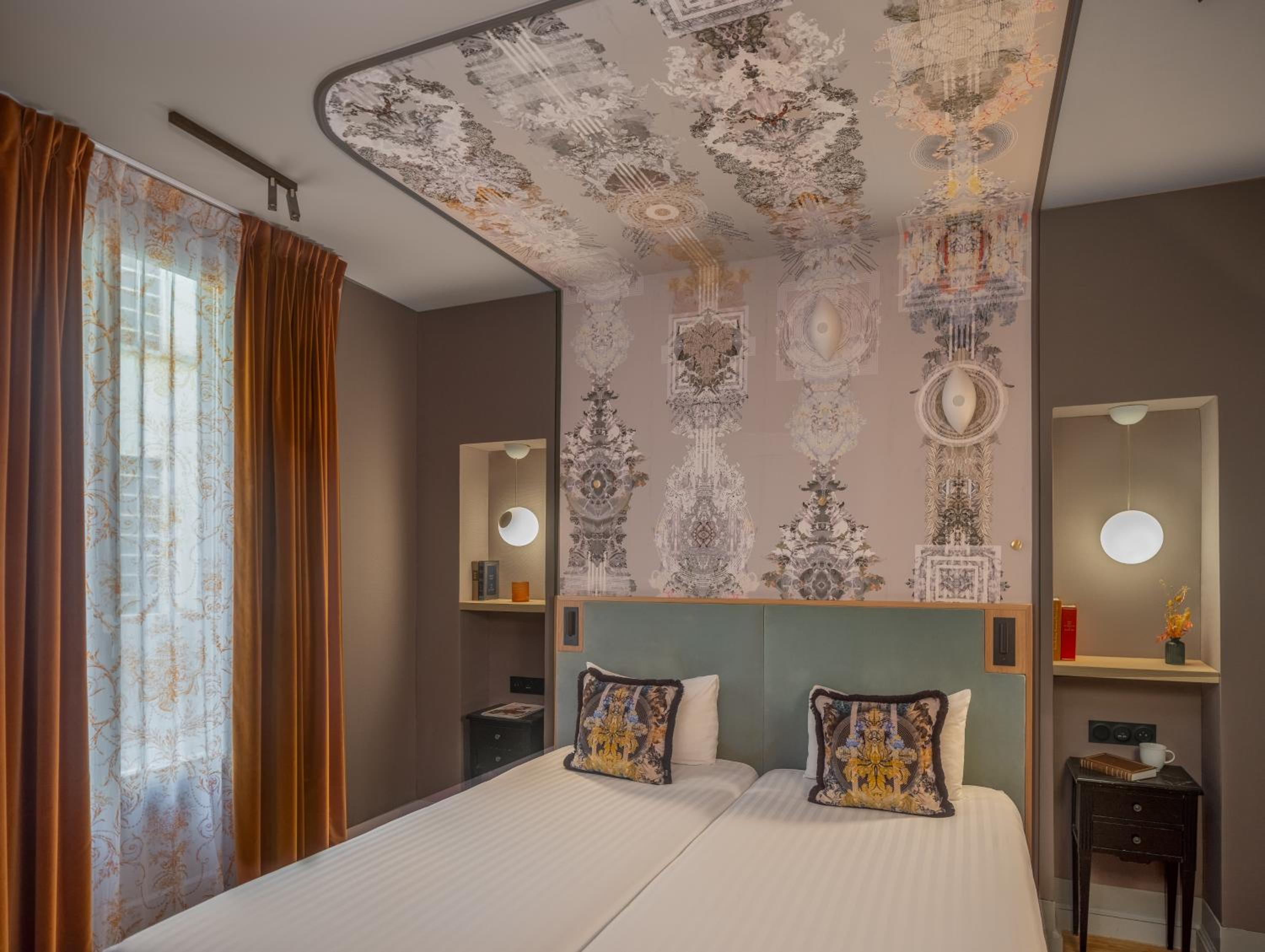 Prestige Twin Room - Photo 1