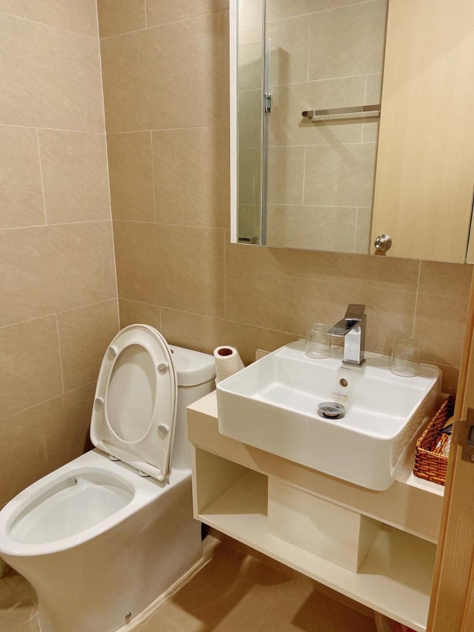 Studio Apartment - Photo 15