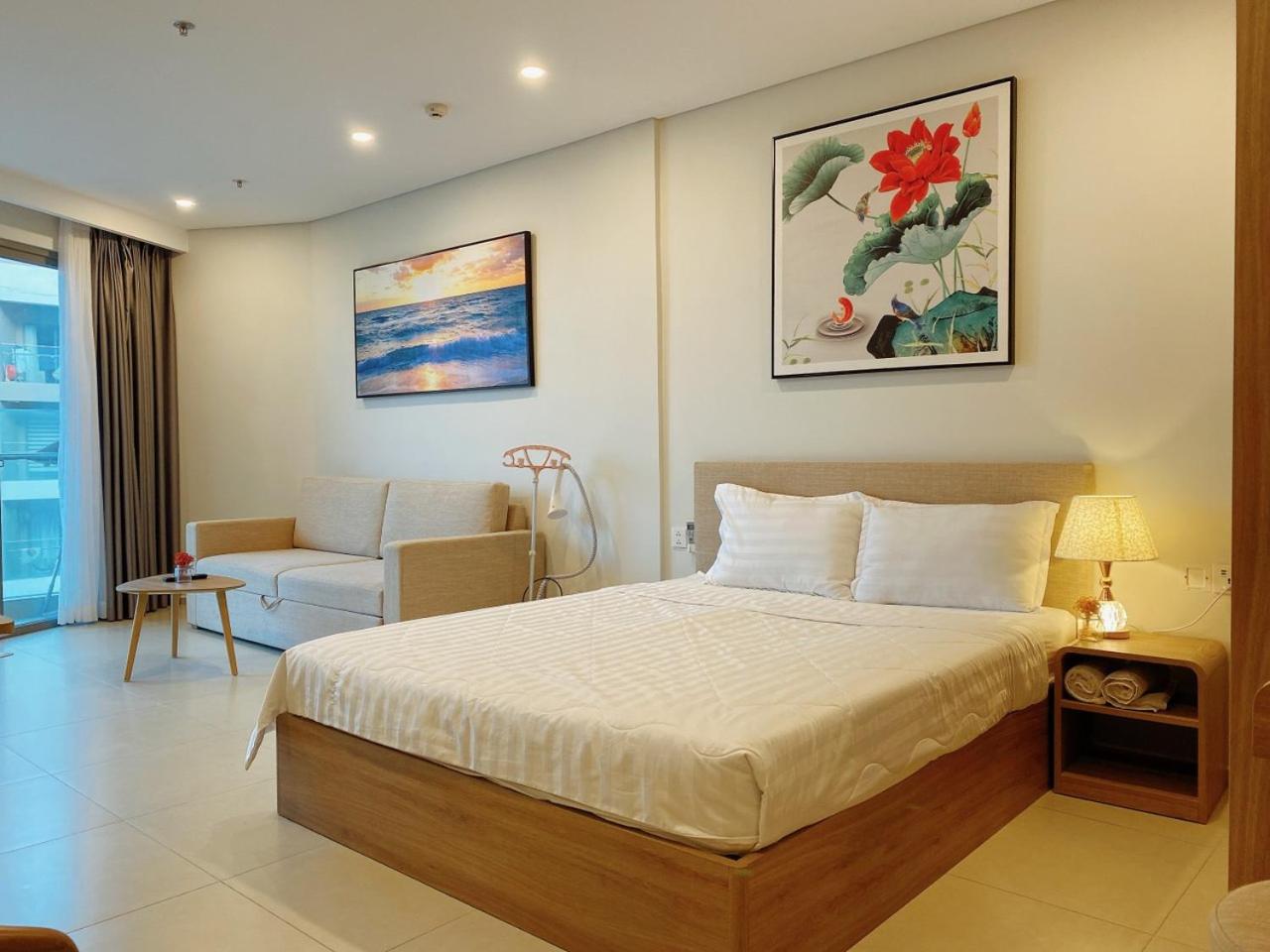 Studio Apartment - Photo 1