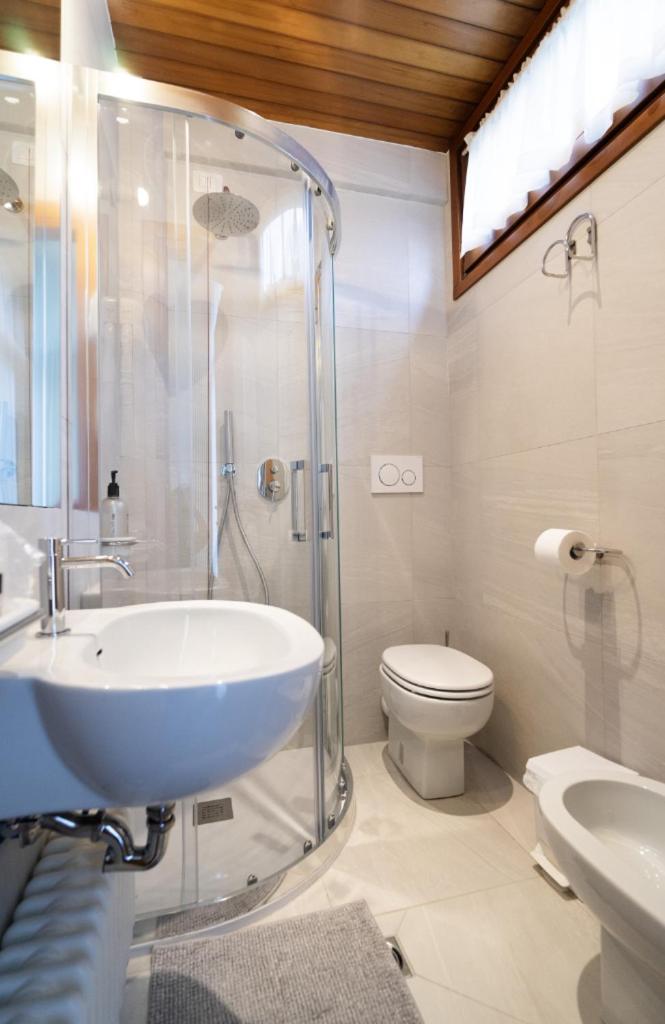 Double or Twin Room - Photo 2
