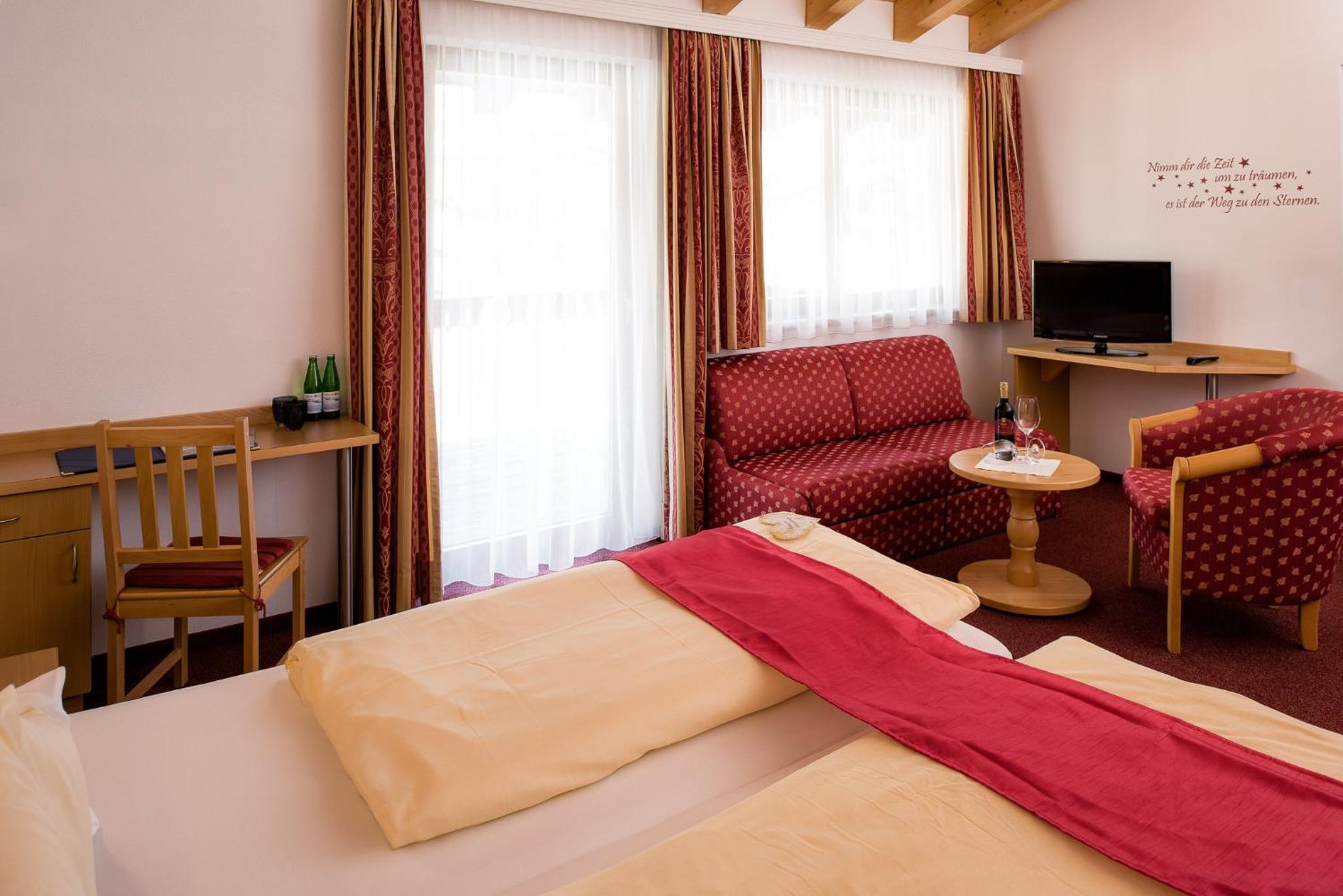 Junior Suite with Balcony photo 2