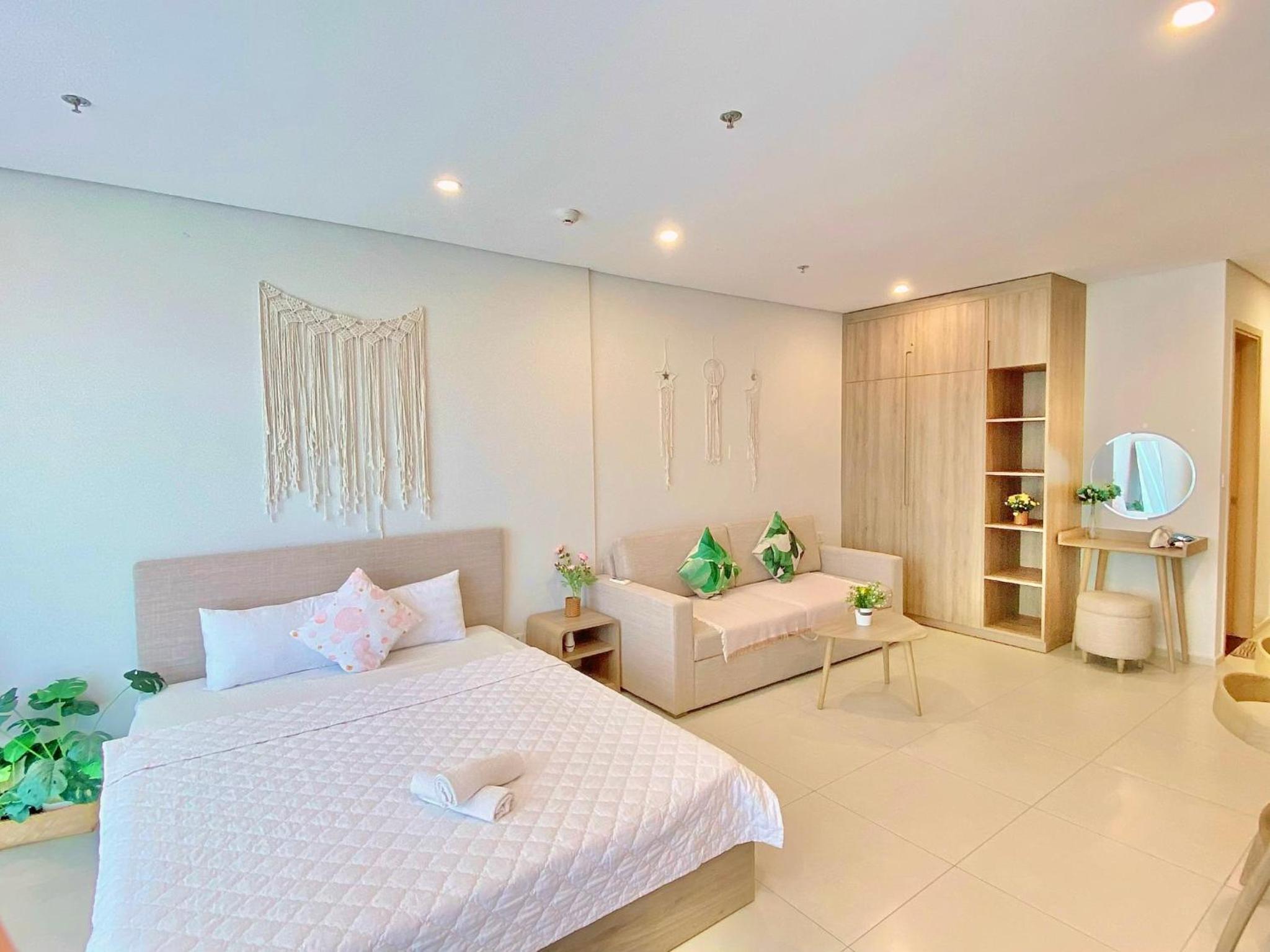 Studio Apartment - Photo 16