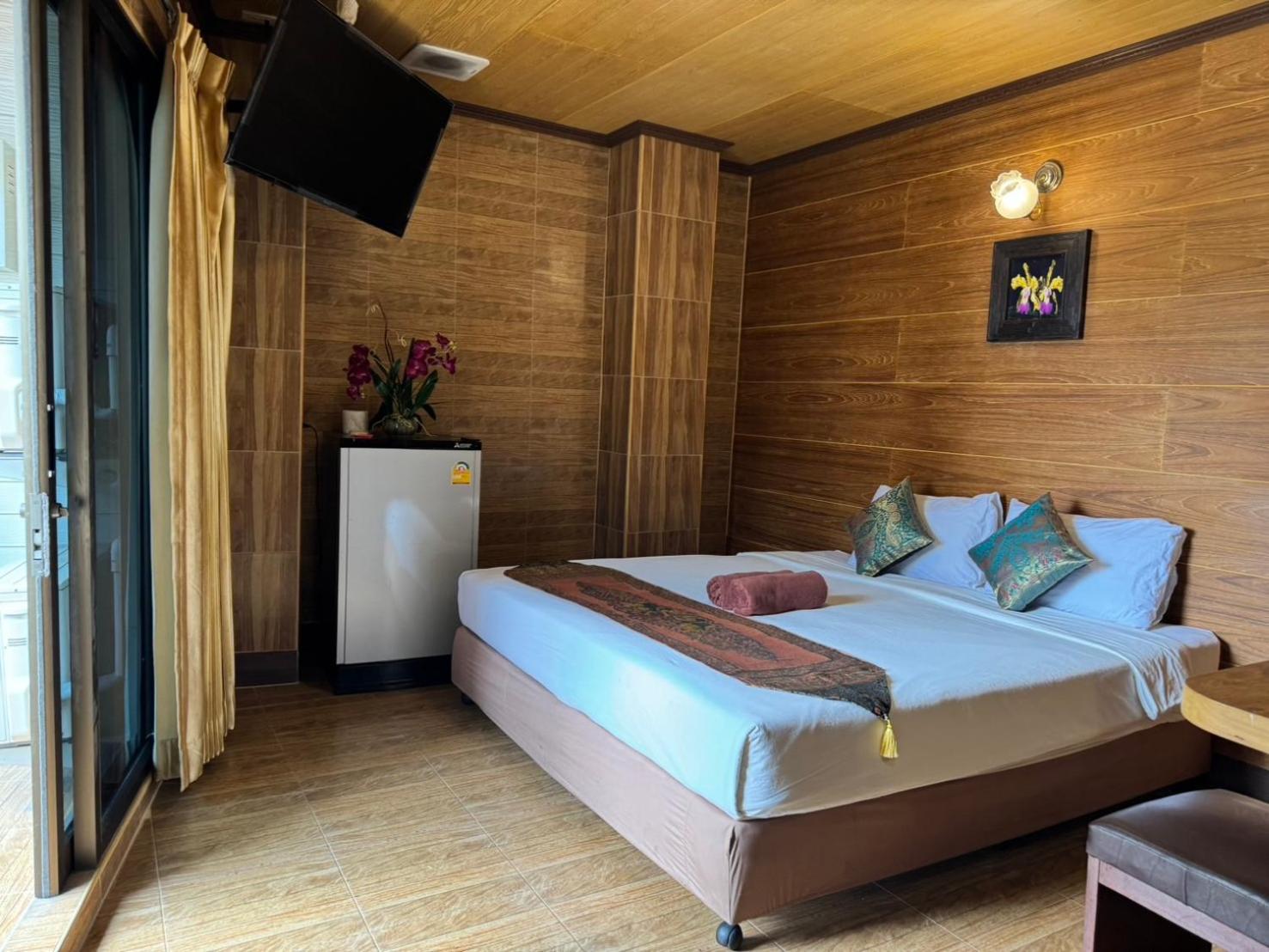 Deluxe Double Room with Balcony photo 2