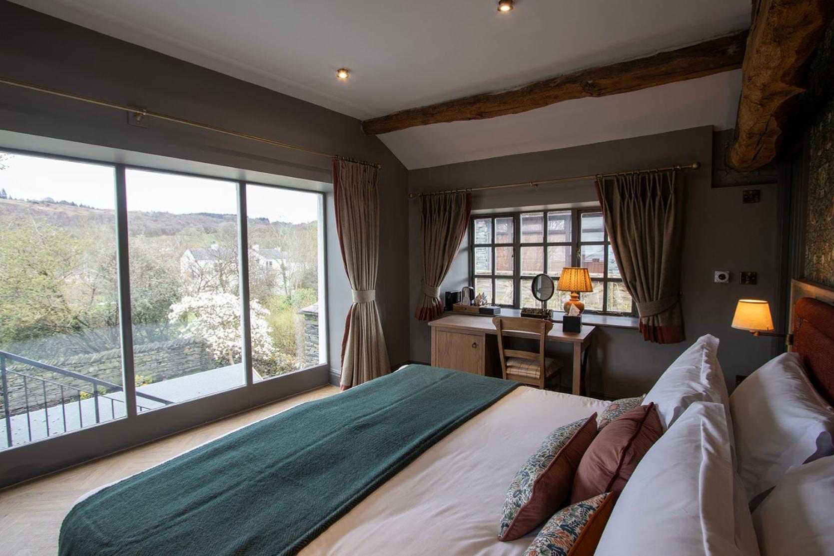 Queen Room with Garden View