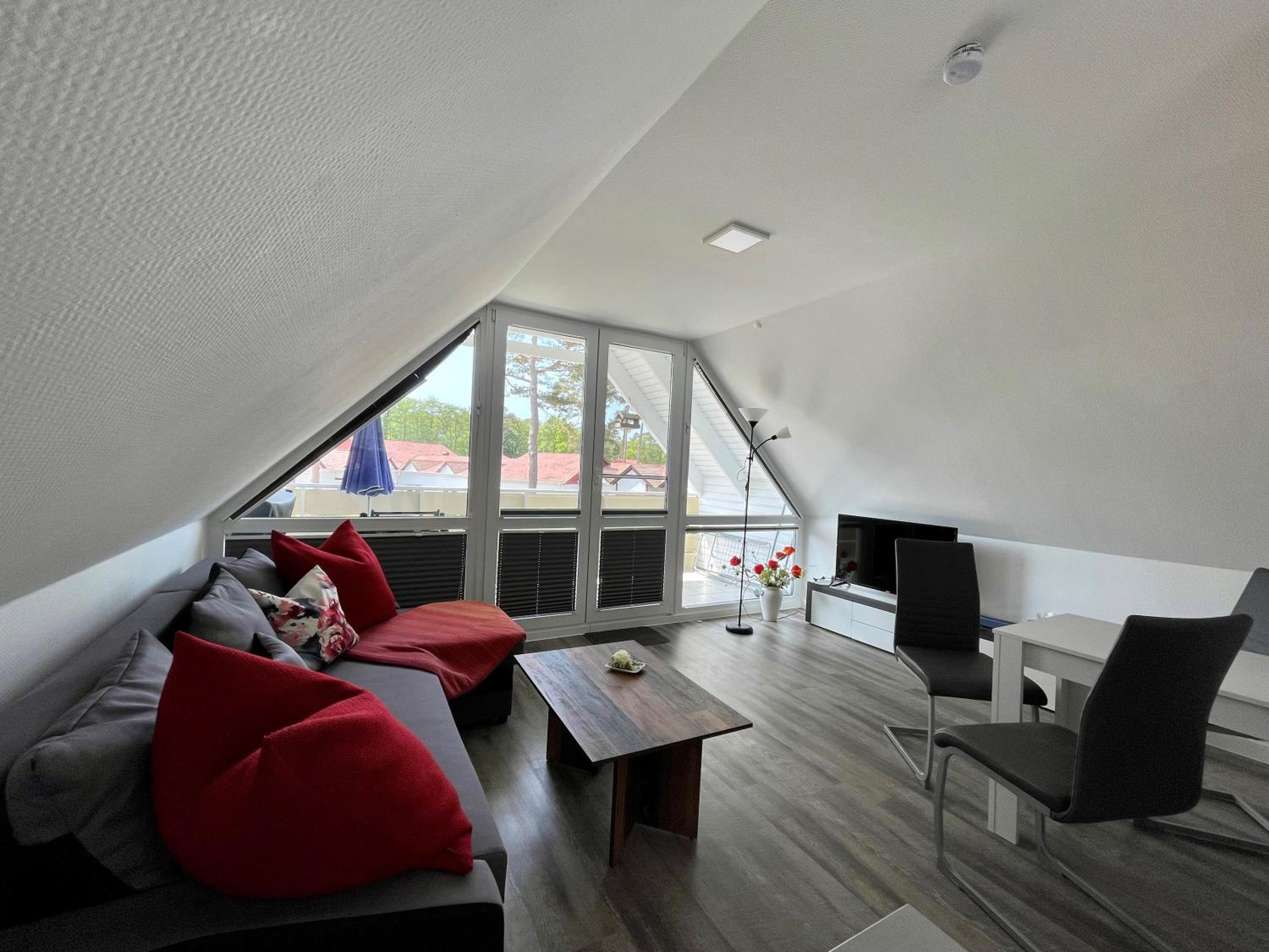 Superior One-Bedroom Apartment with Balcony