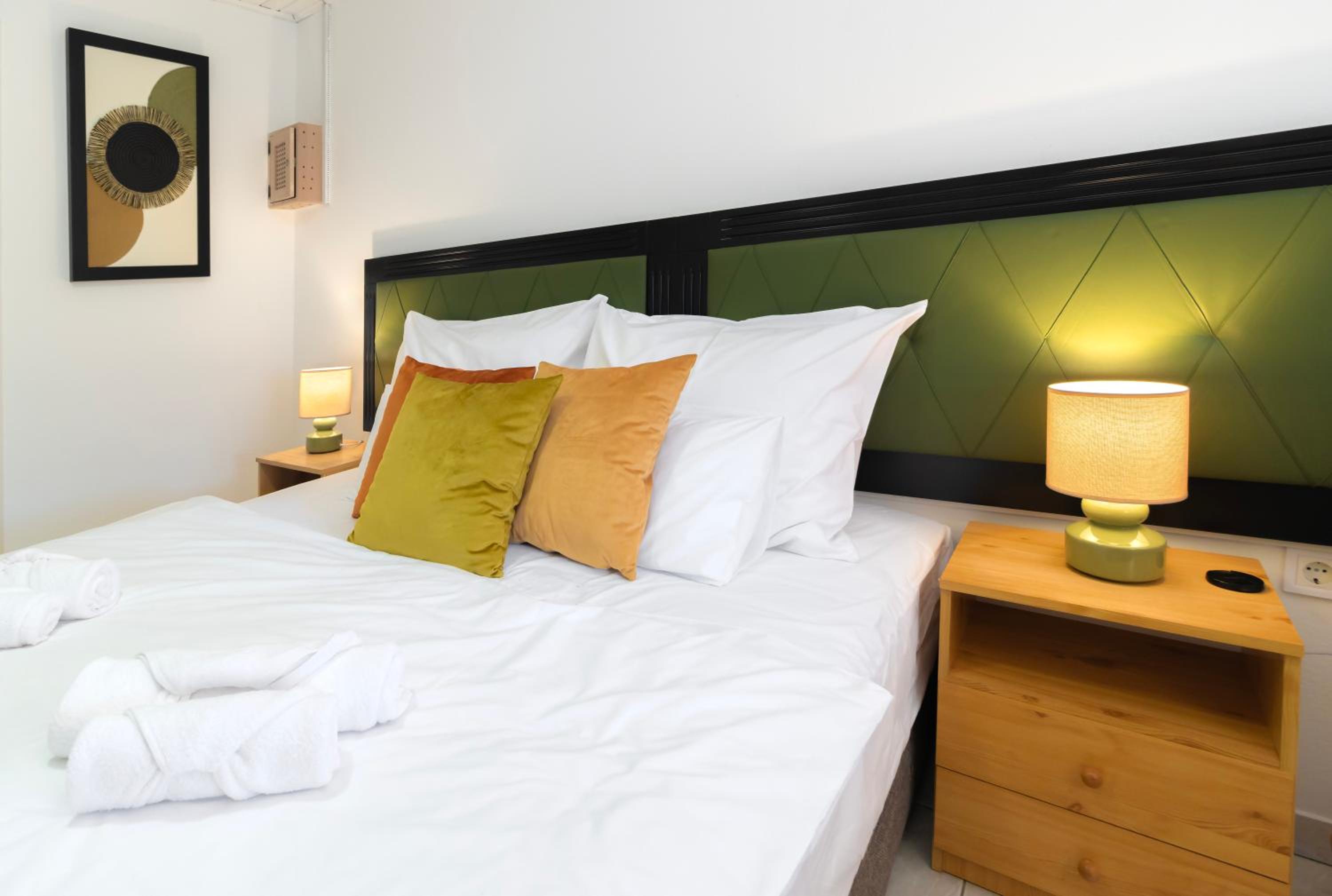 Double Room with Private Bathroom - Photo 7