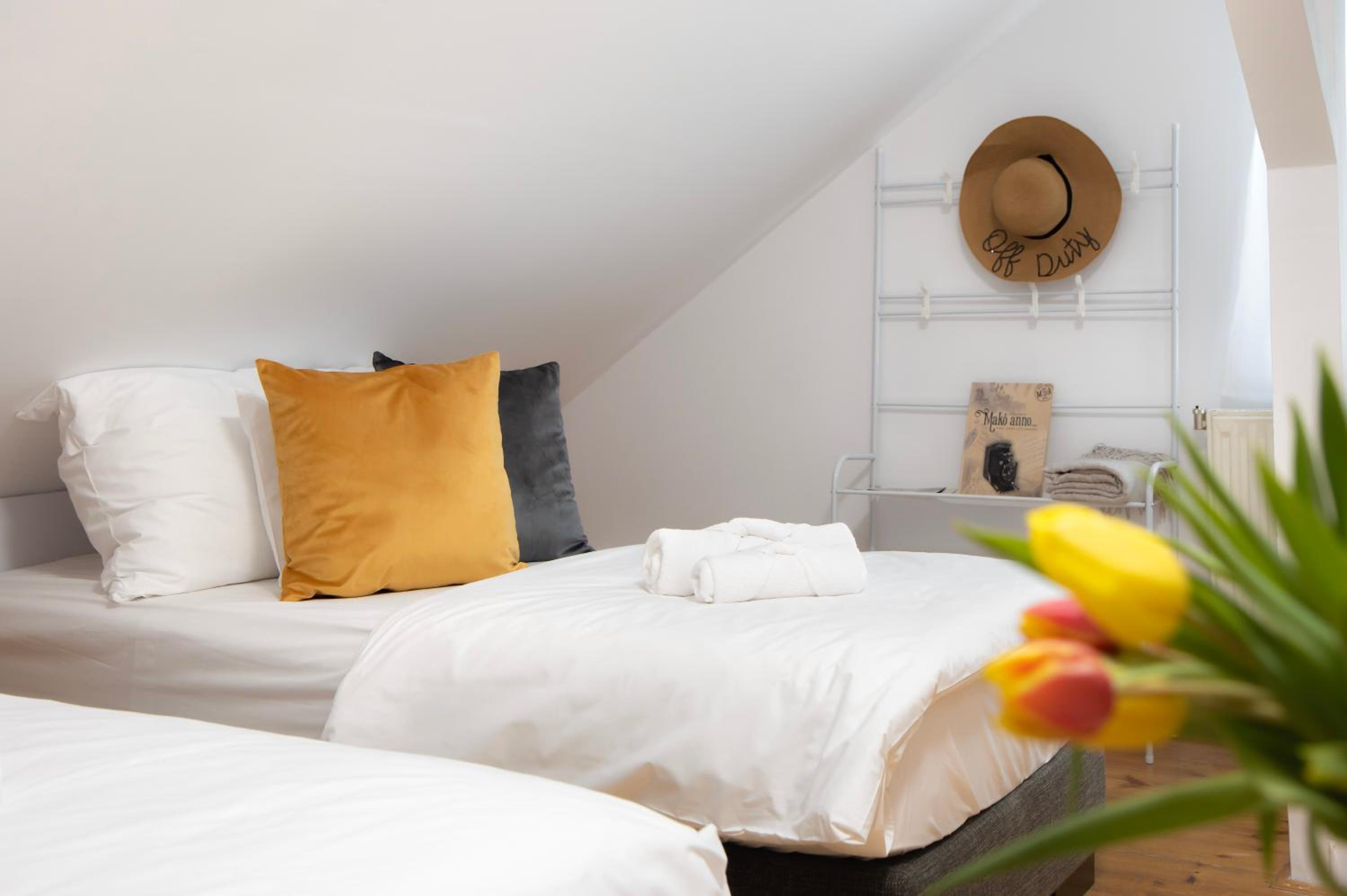 Triple Room with Private Bathroom - Photo 3