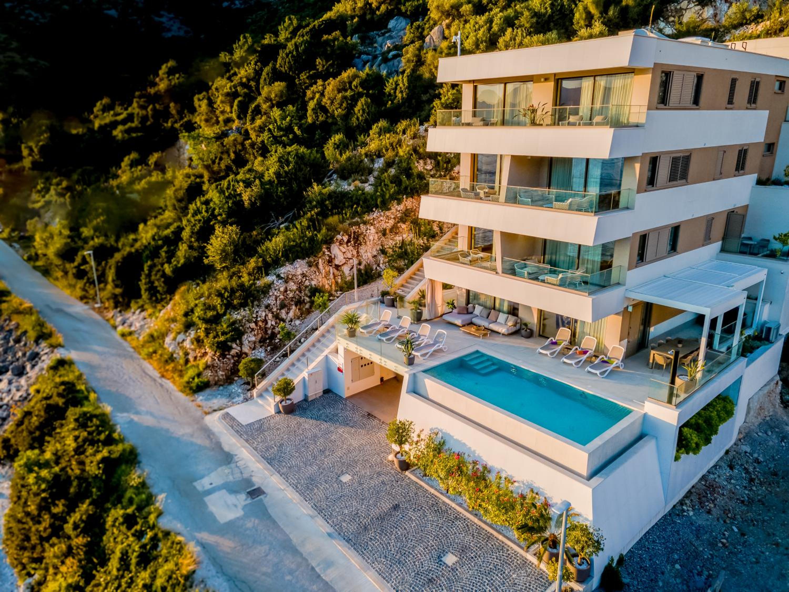 Two-Bedroom Apartment with Private Pool photo 2