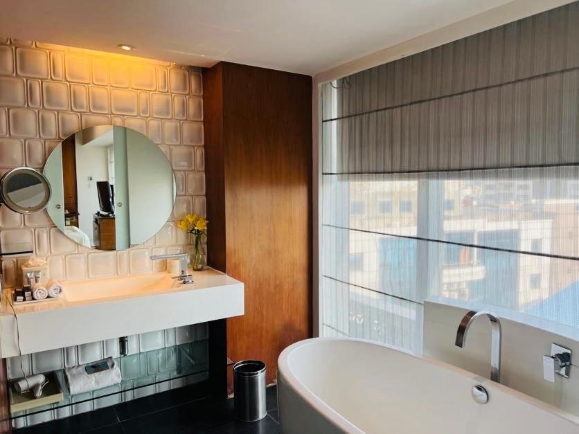 Luxury Double or Twin Room (20% off on session of Spa ,15% Off on Laundry service ,Complimentary Welcome Drink on arrival) Luxury Double or Twin Room (20% off on session of Spa ,15% Off on Laundry service ,Complimentary Welcome Drink on arrival)