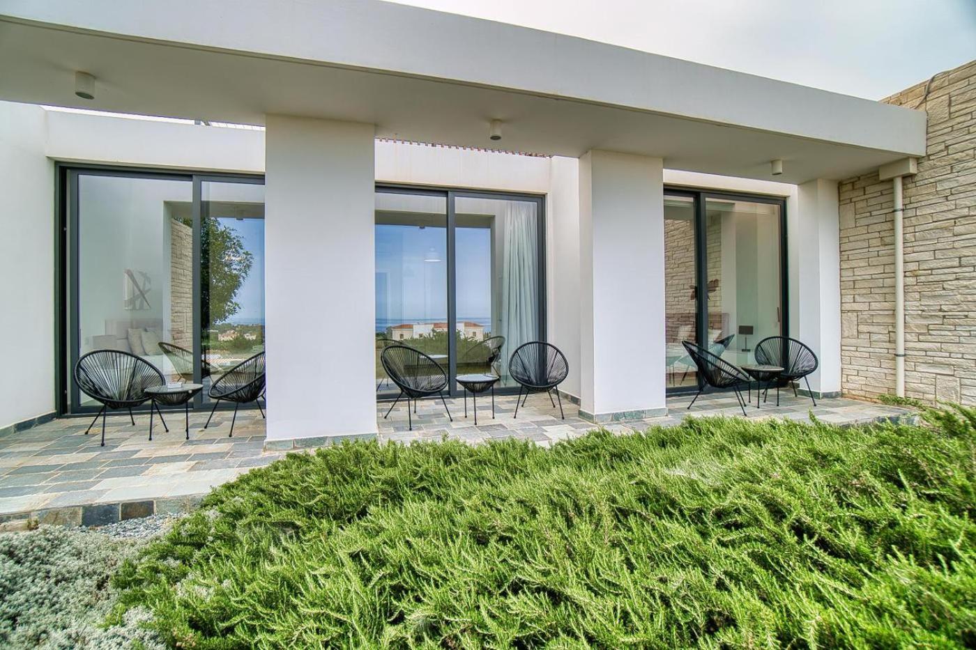 Four-Bedroom Villa photo 3