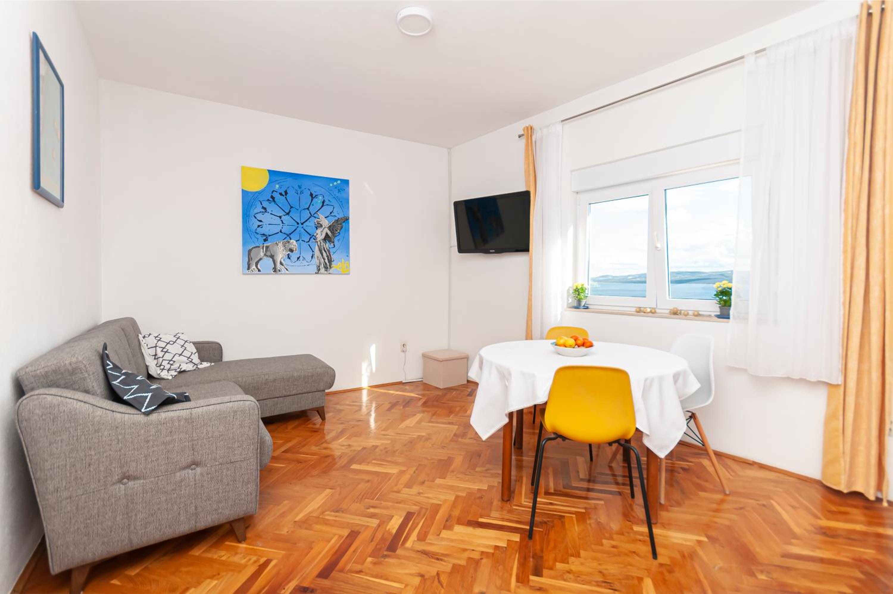 Family Two-Bedroom Apartment with View photo 1