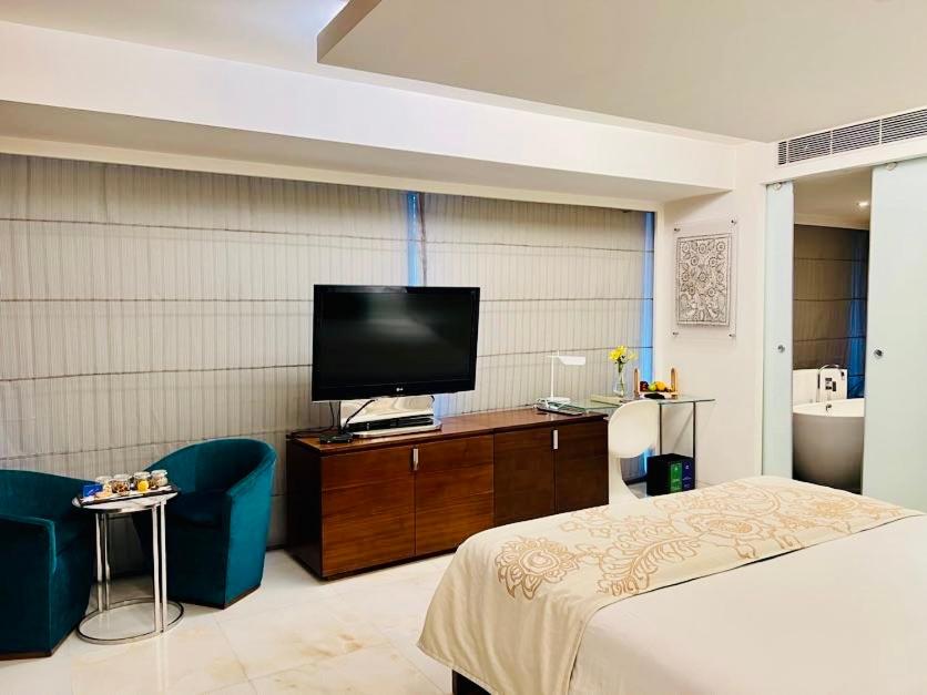 Courtyard Room (20% off on session of Spa ,15% Off on Laundry service ,Complimentary Welcome Drink on arrival) Courtyard Room (20% off on session of Spa ,15% Off on Laundry service ,Complimentary Welcome Drink on arrival)