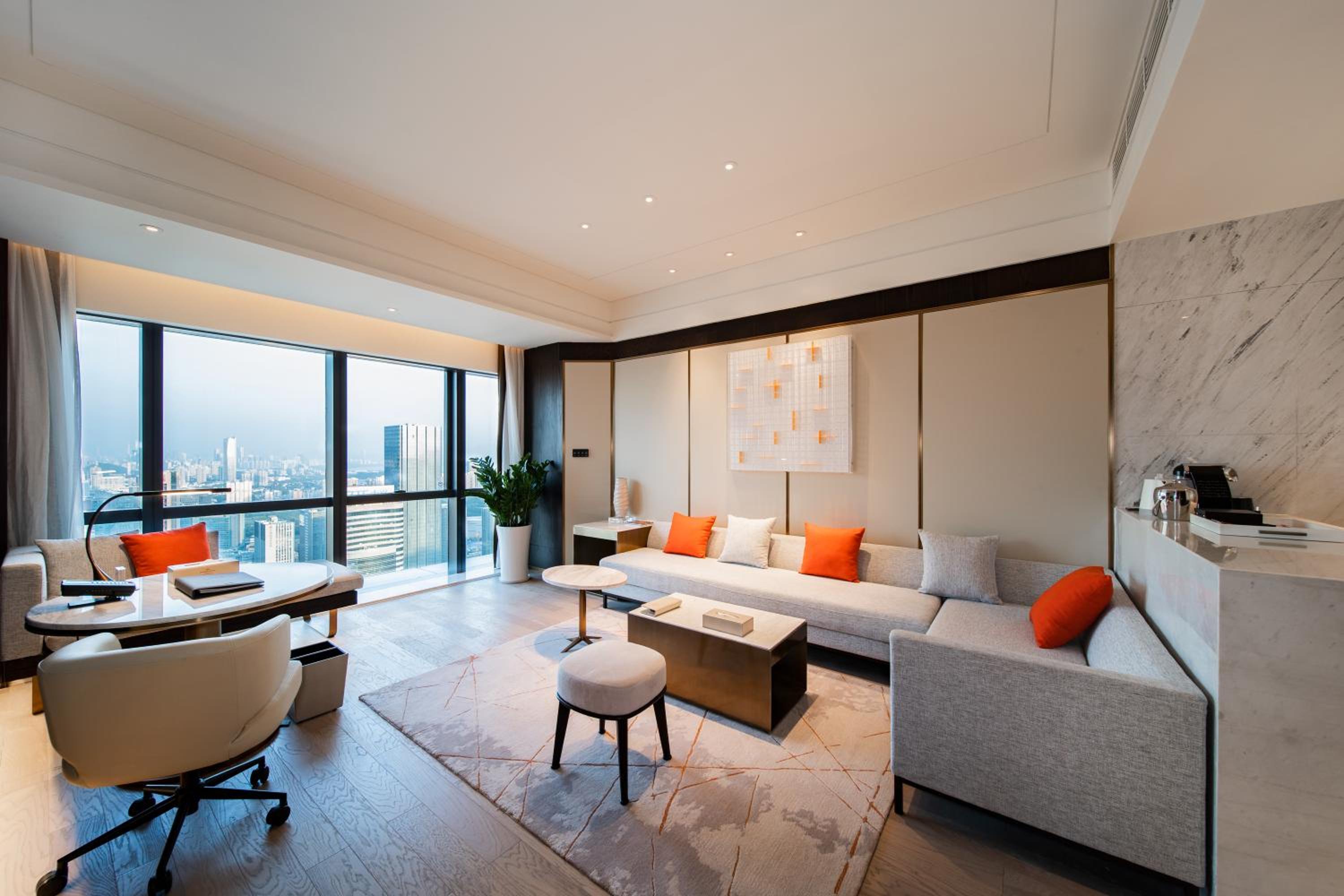 Junior King Suite - Lounge Access - Photo 1
