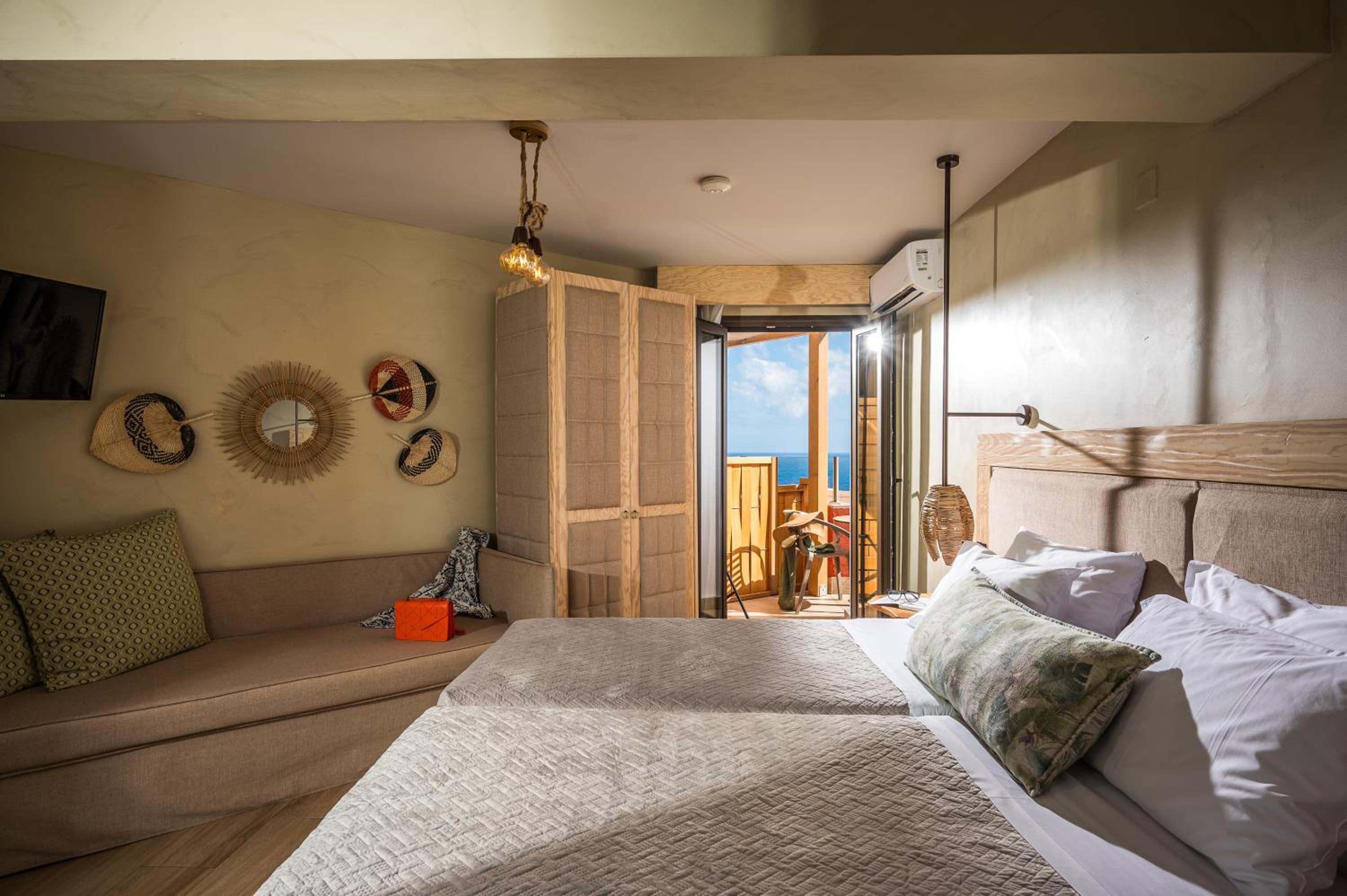 Premium Room Sea View - Photo 15