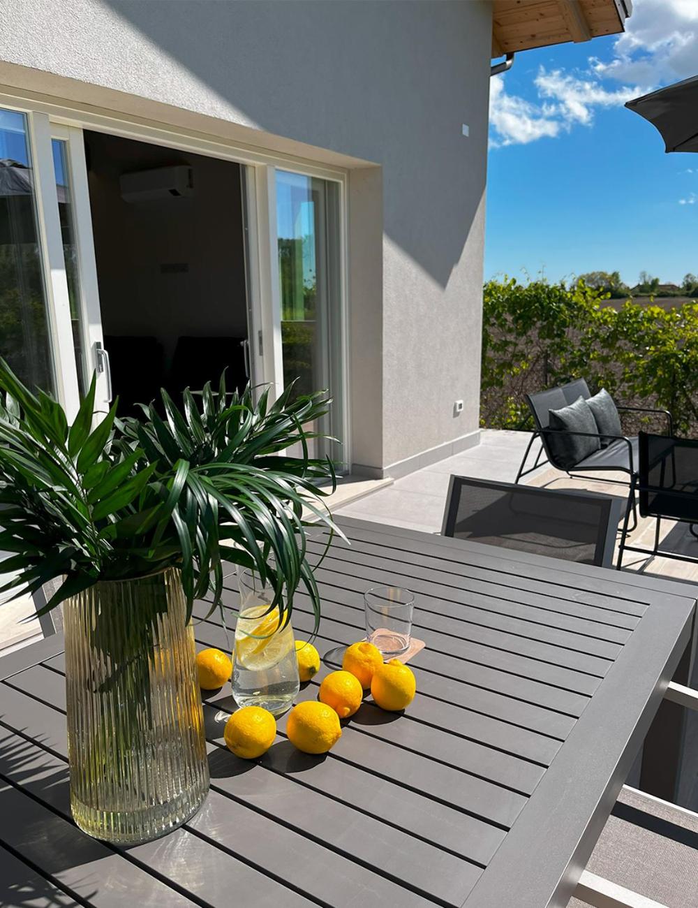 Villa photo 2