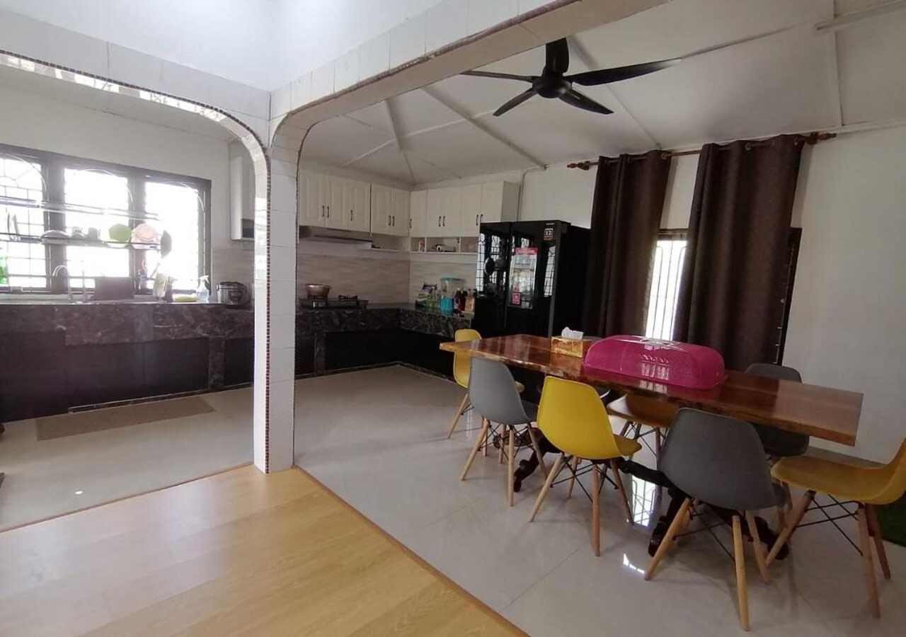 Four-Bedroom House photo 2