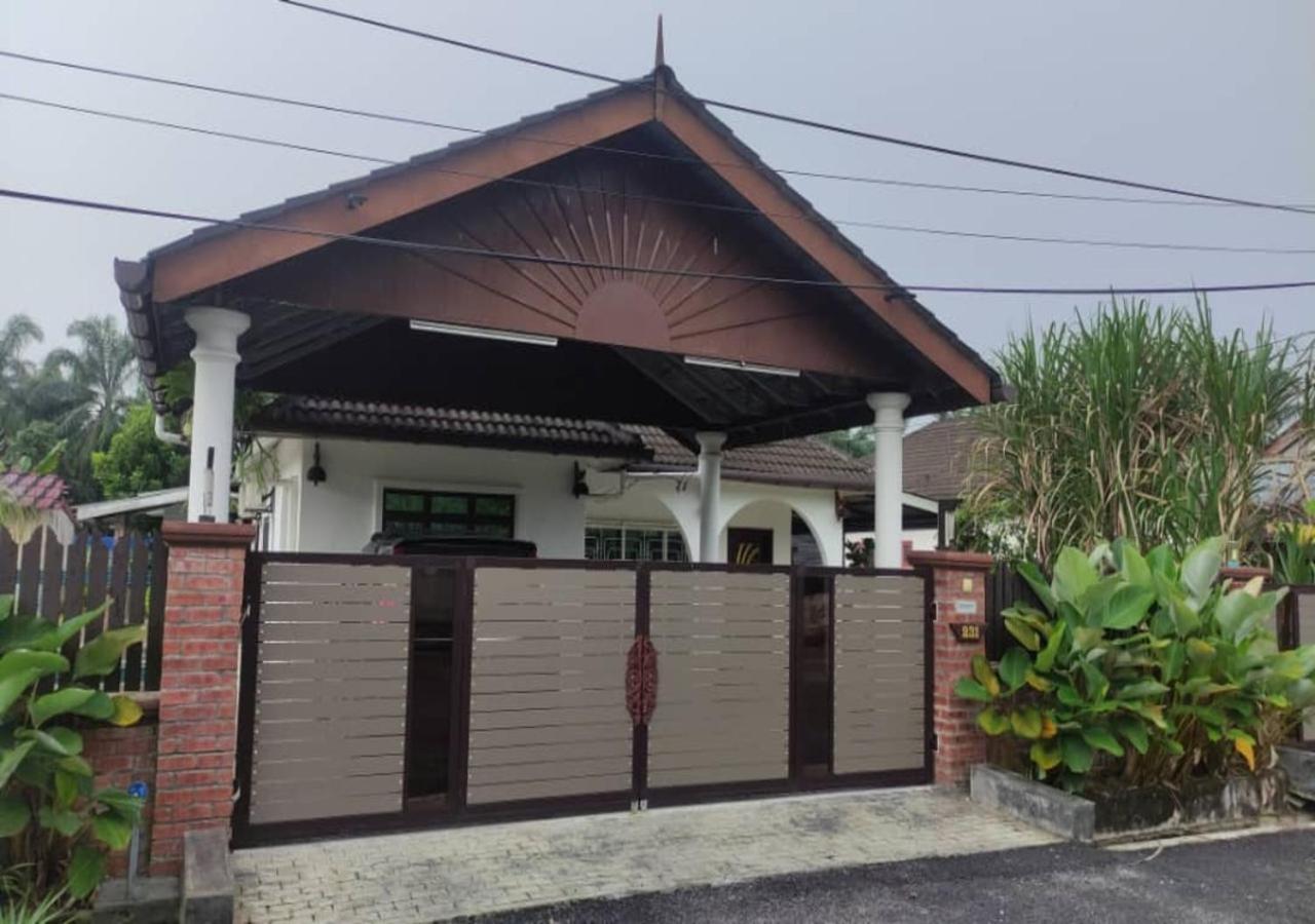 Four-Bedroom House photo 1