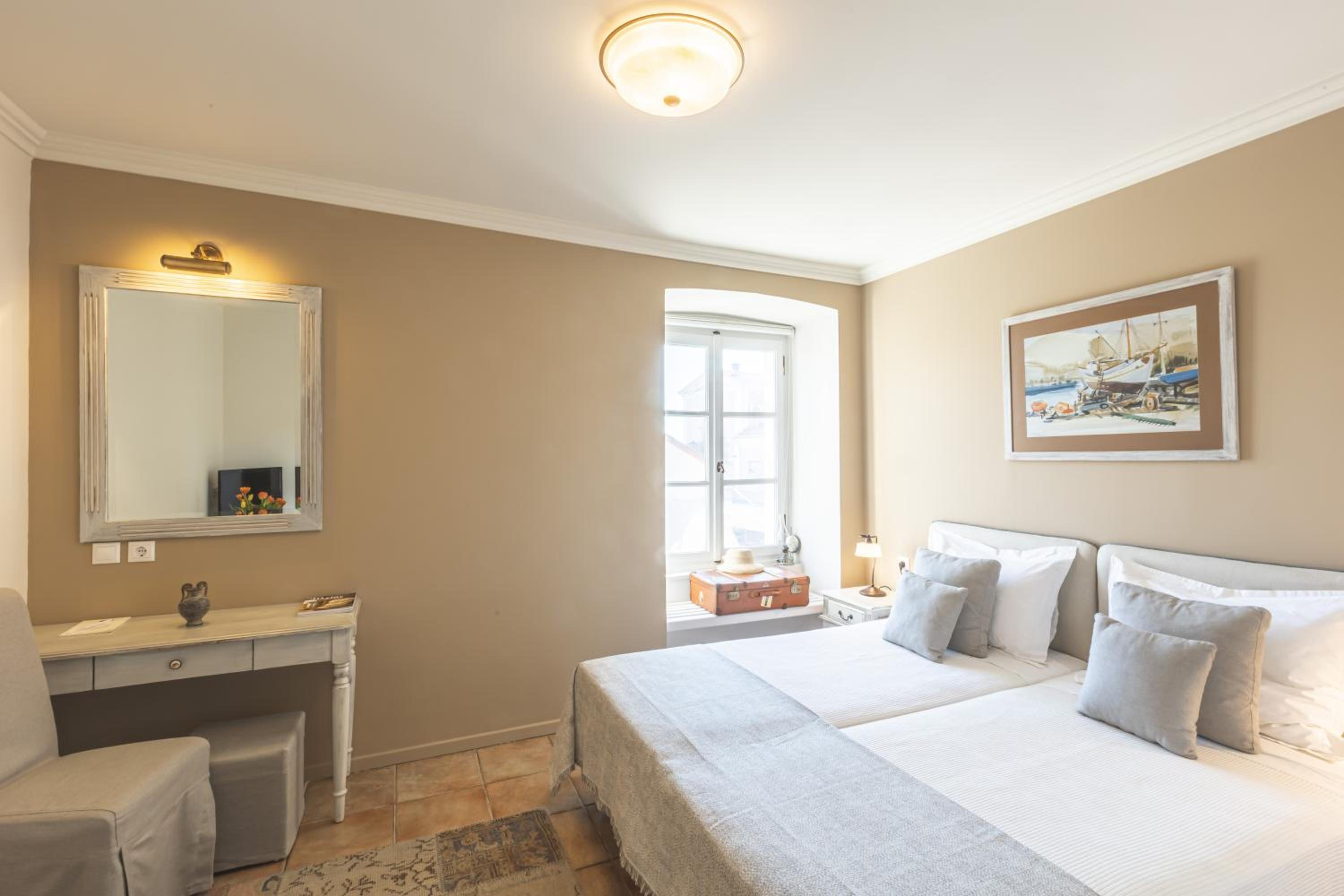 Standard Twin Room - Photo 2