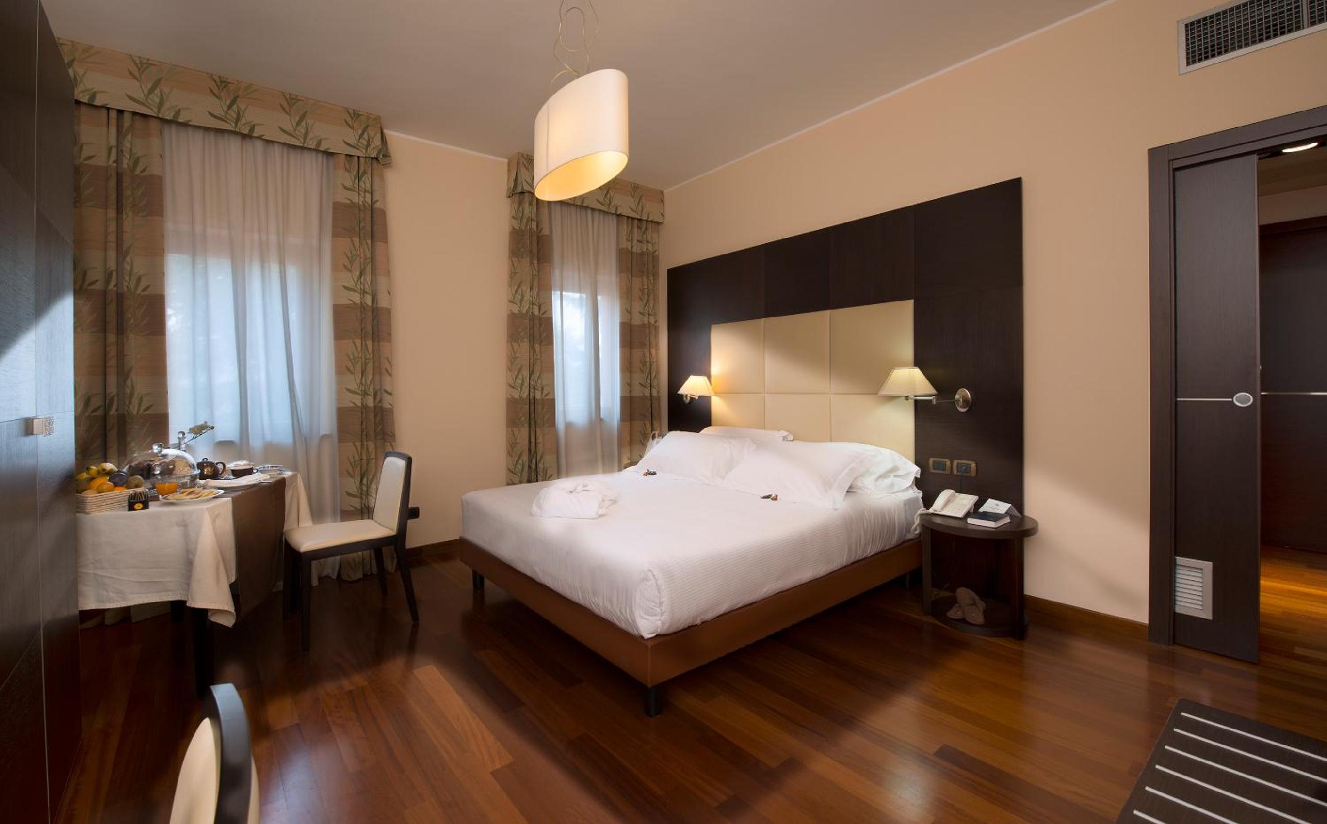 Double Room - Photo 3