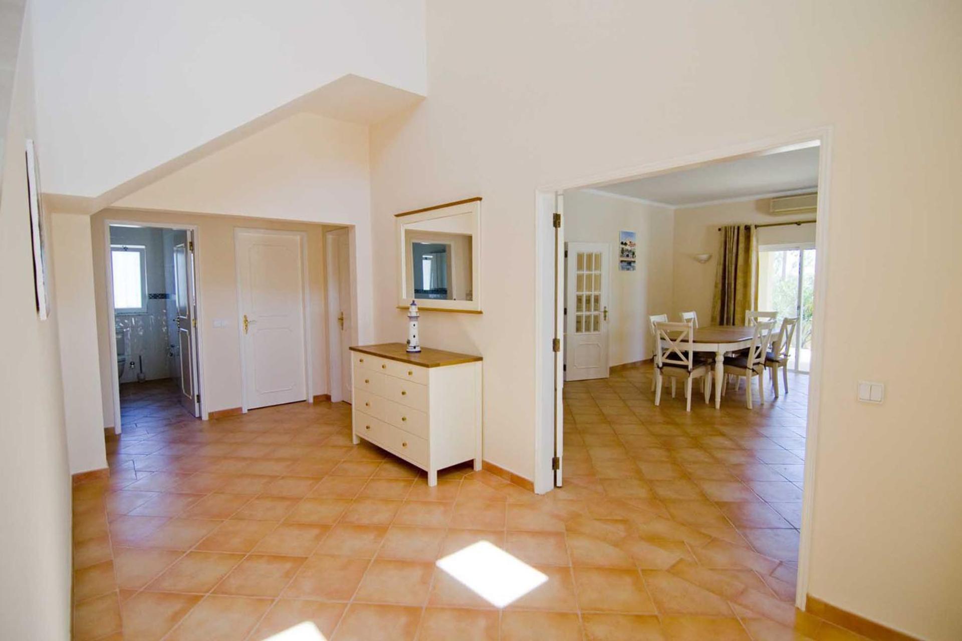 Villa com Piscina Privada