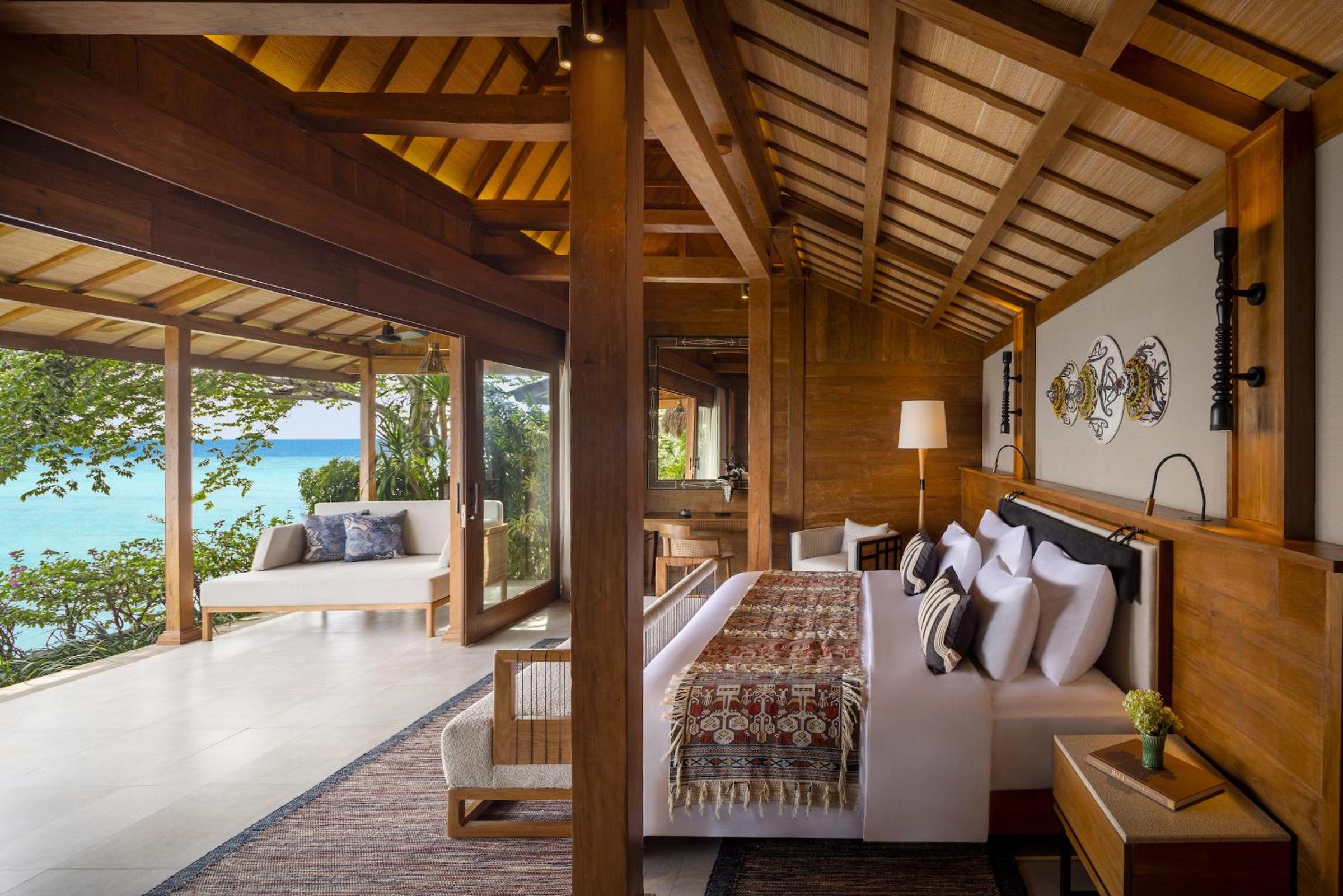 Cliff Front Ocean View Villa - Photo 1