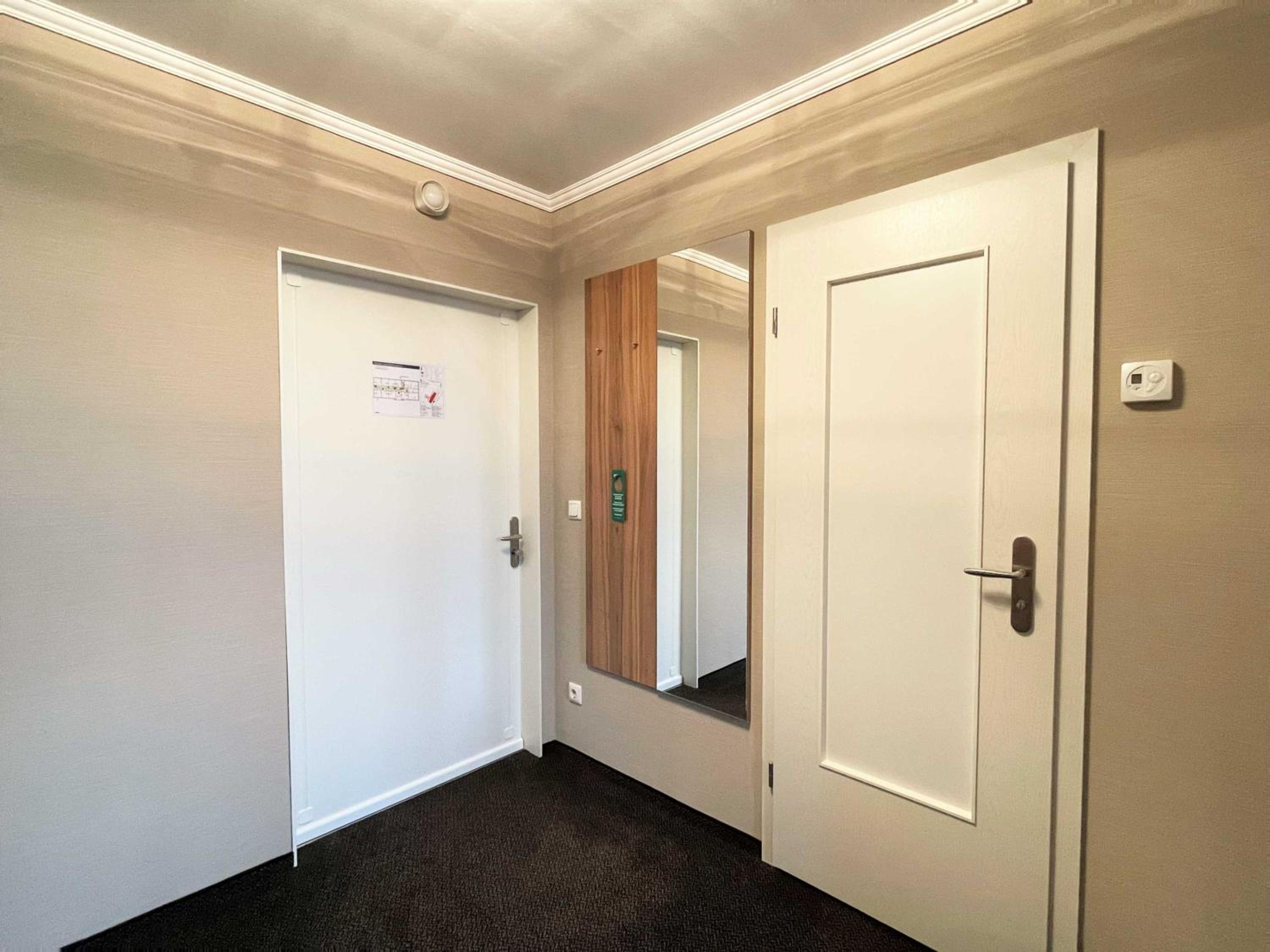 Deluxe Double or Twin Room 1