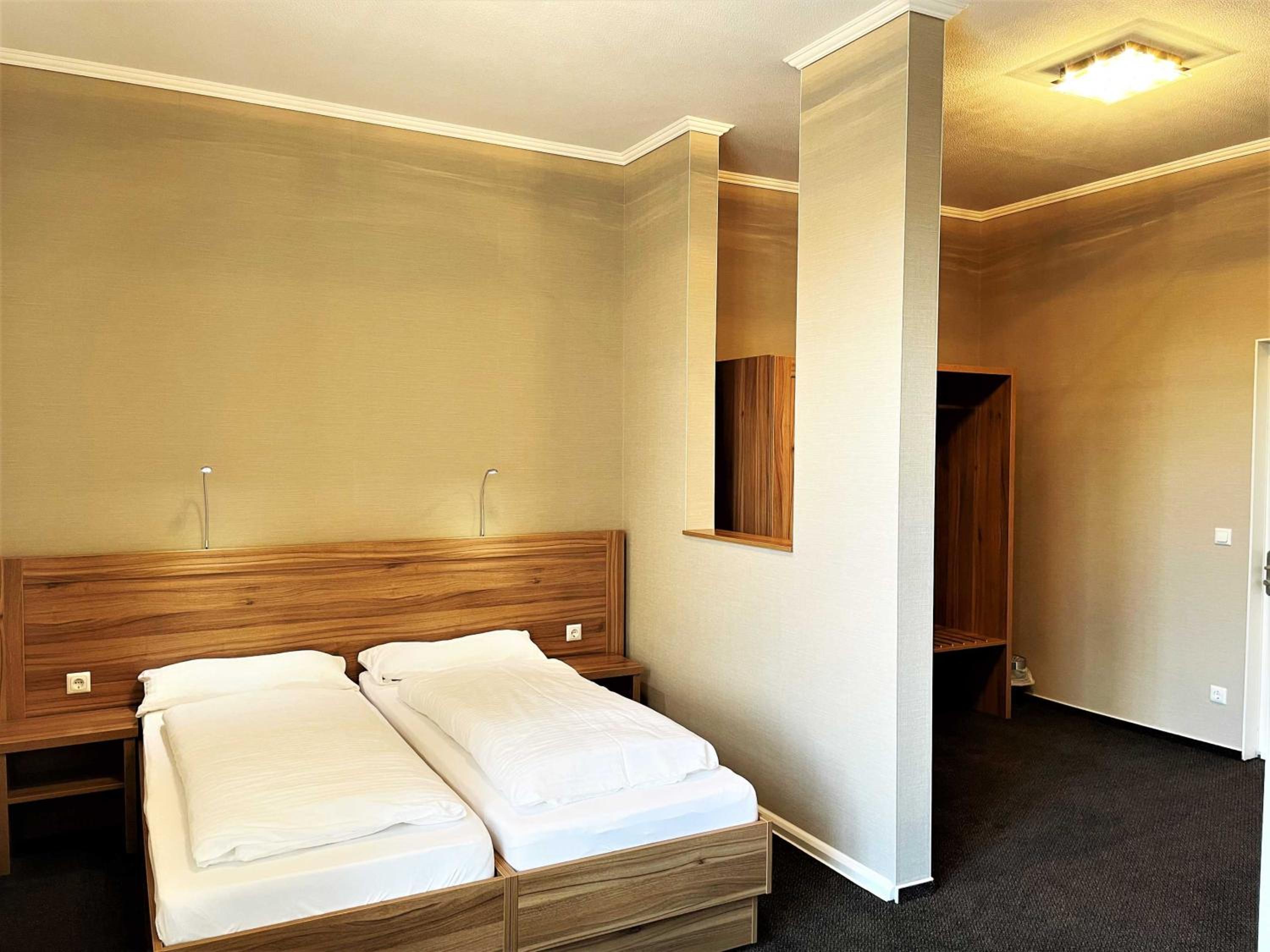 Deluxe Double Room with Shower