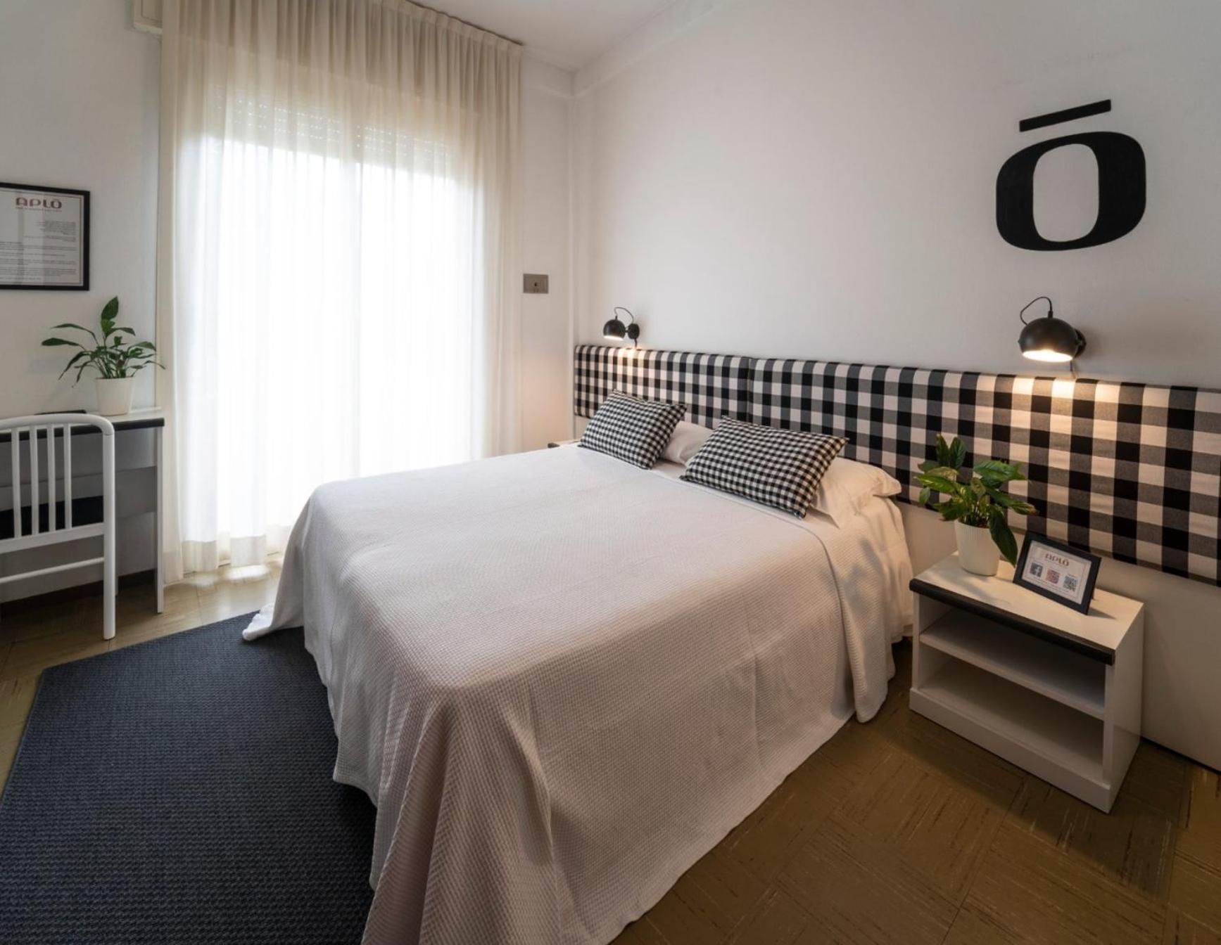 Double Room with Balcony and Sea View - Photo 6