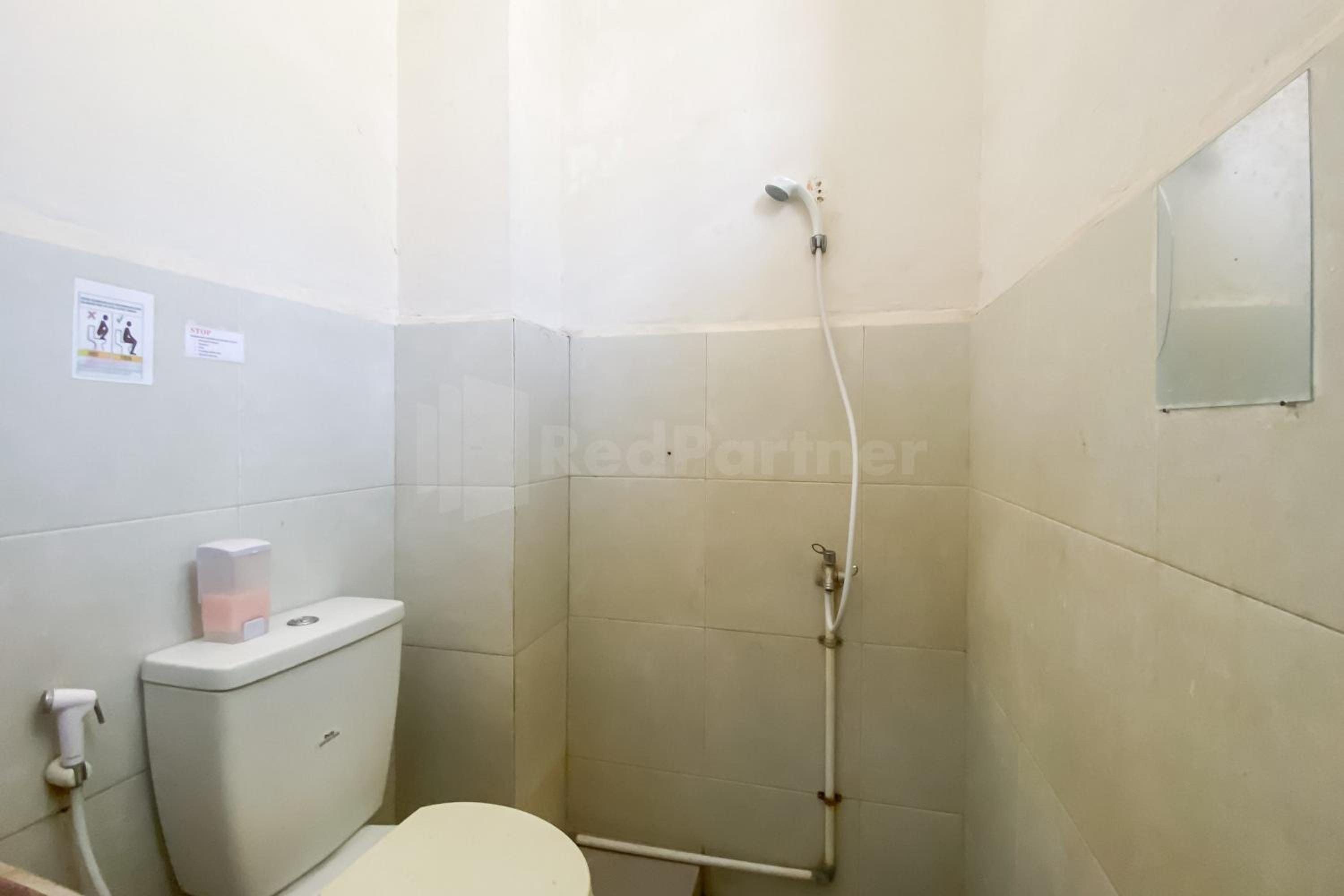Standard Twin Room - Photo 5