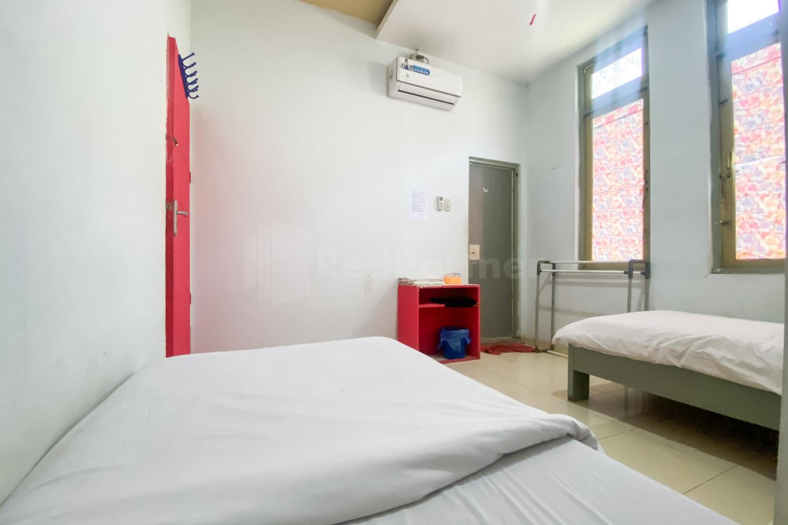 Standard Twin Room - Photo 6
