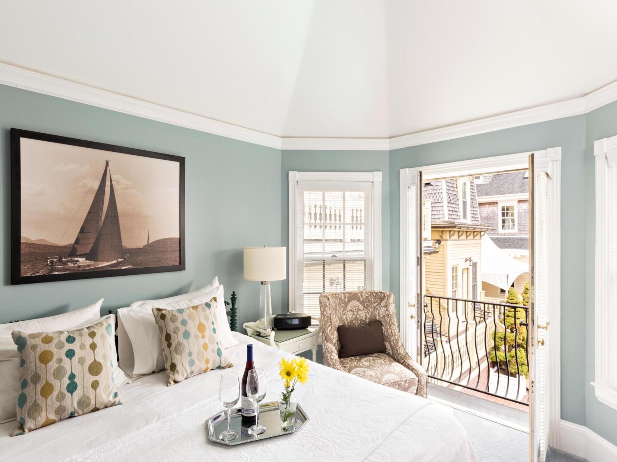 King Room with Pool View photo 2