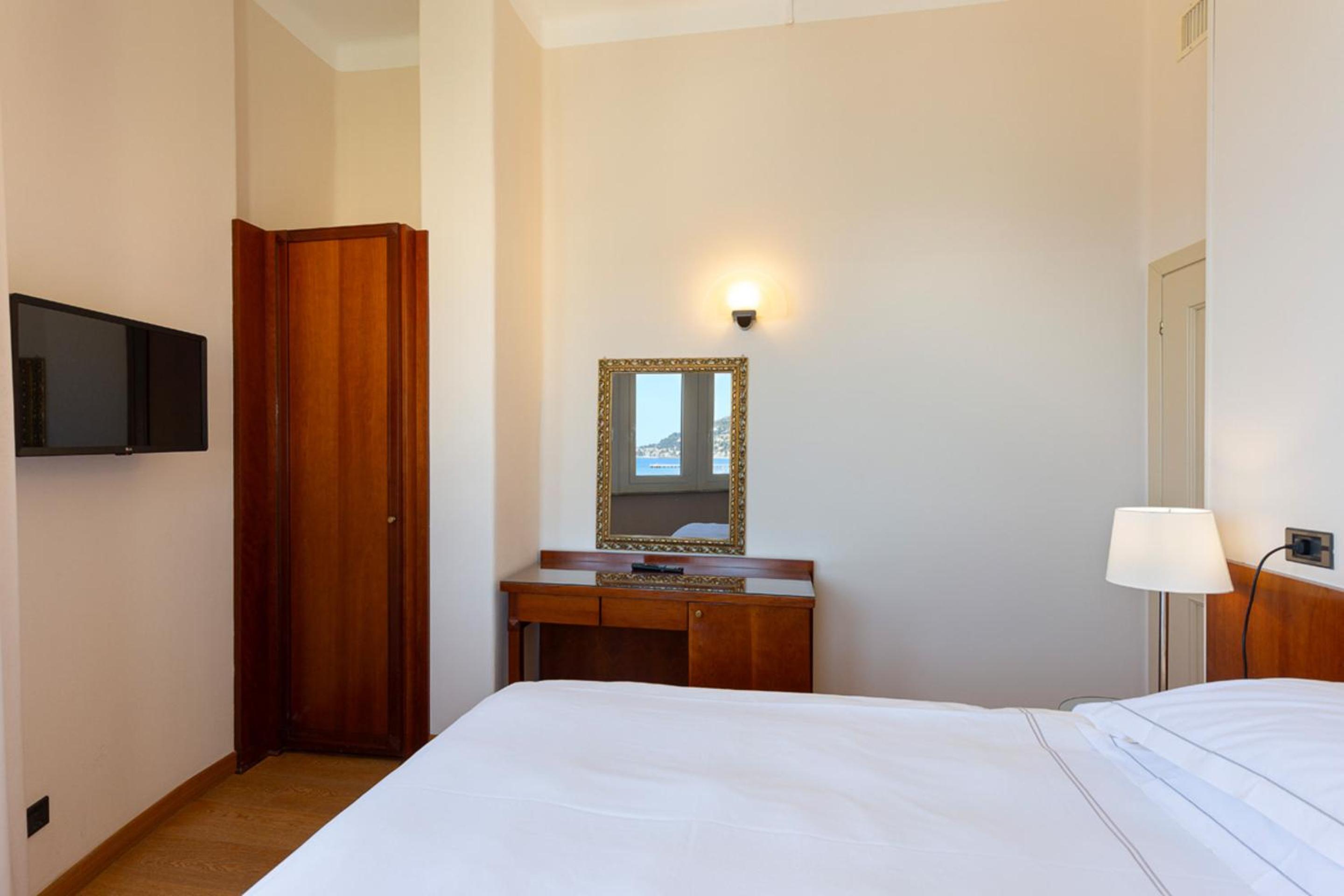 Standard Double Room - Photo 6